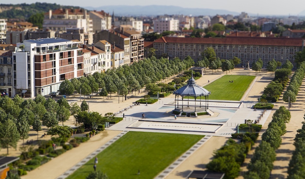Site_Korine_Olivier_ChampsDeMars_Valence