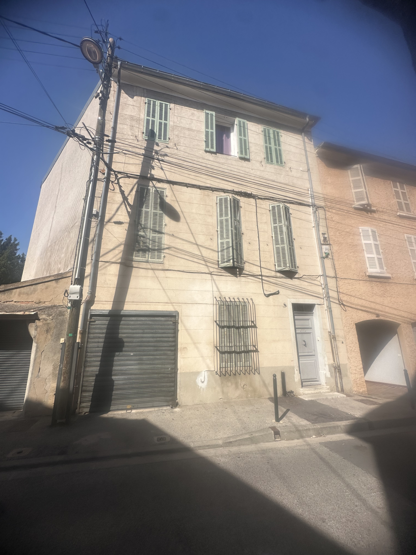 AIX EN PROVENCE : Appartement de 75 m2 divisé en 4 studios