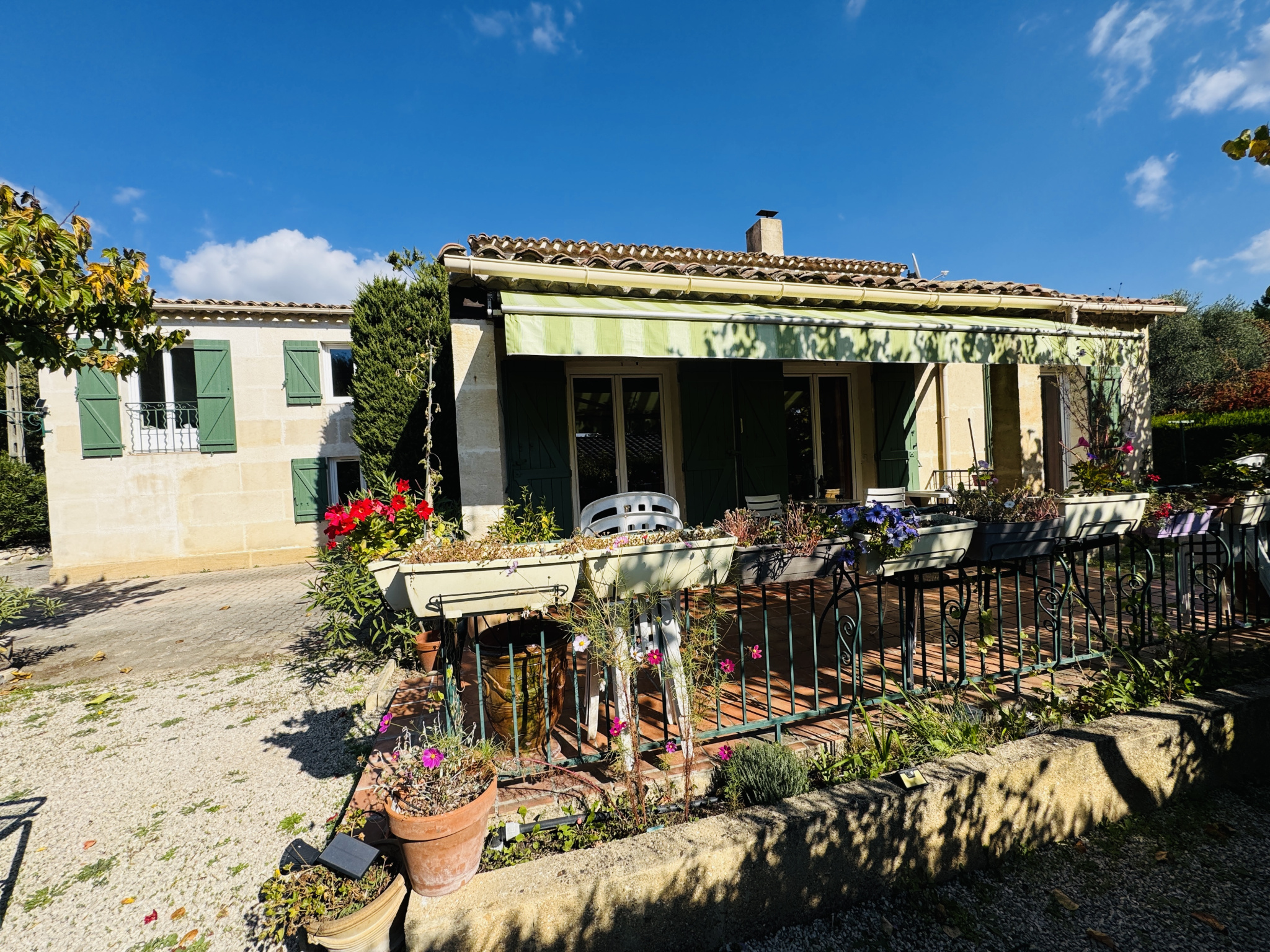 photo_0fc3e6e1a78c8236db0dc6b2ac161d8d-106418-0.jpg Maison Eguilles village à pied