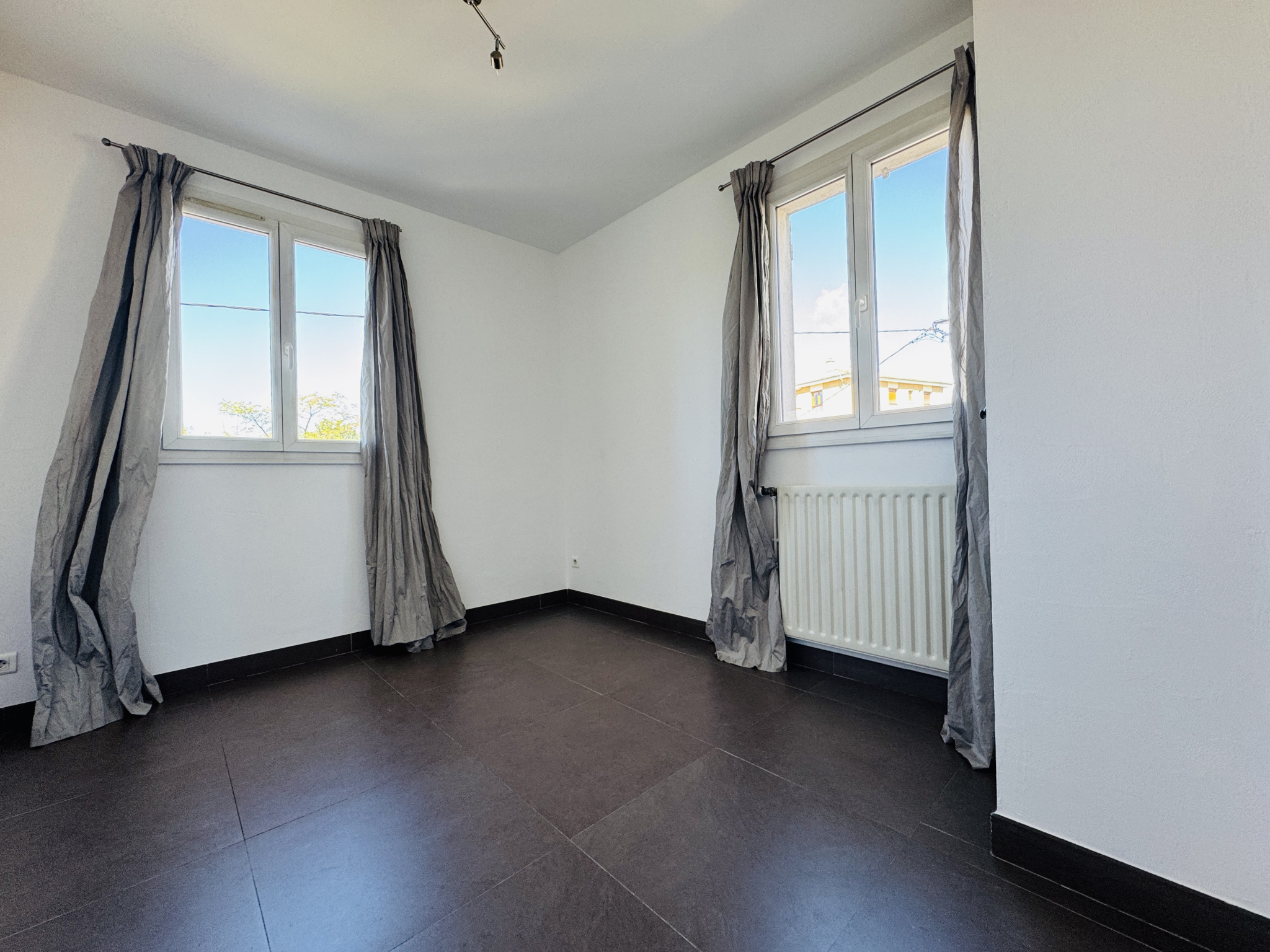 T4 DUPLEX TERRASSE GARAGE QUARTIER AXIUM