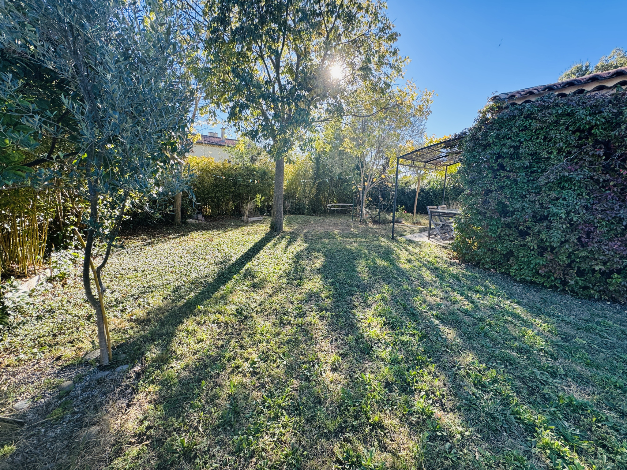 PUYRICARD MAISON 125 m2 jardin calme absolu