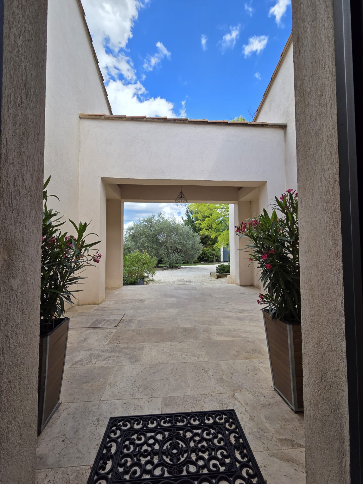 photo_5f663ed356d9e6be8b1f3160def81b5f-106397-0.jpg AIX EN PROVENCE