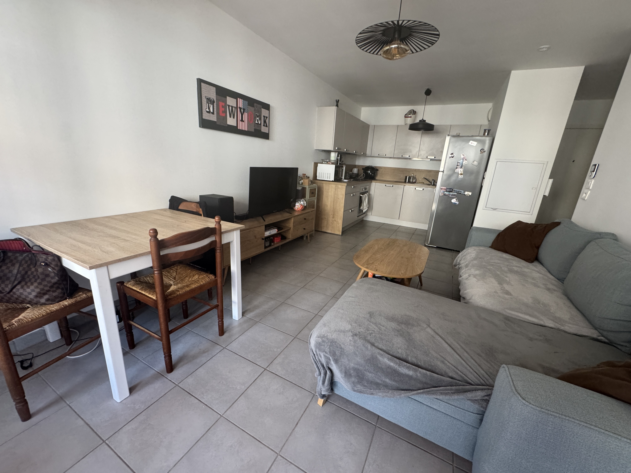 AIX SUD – T3 terrasse parking et garage