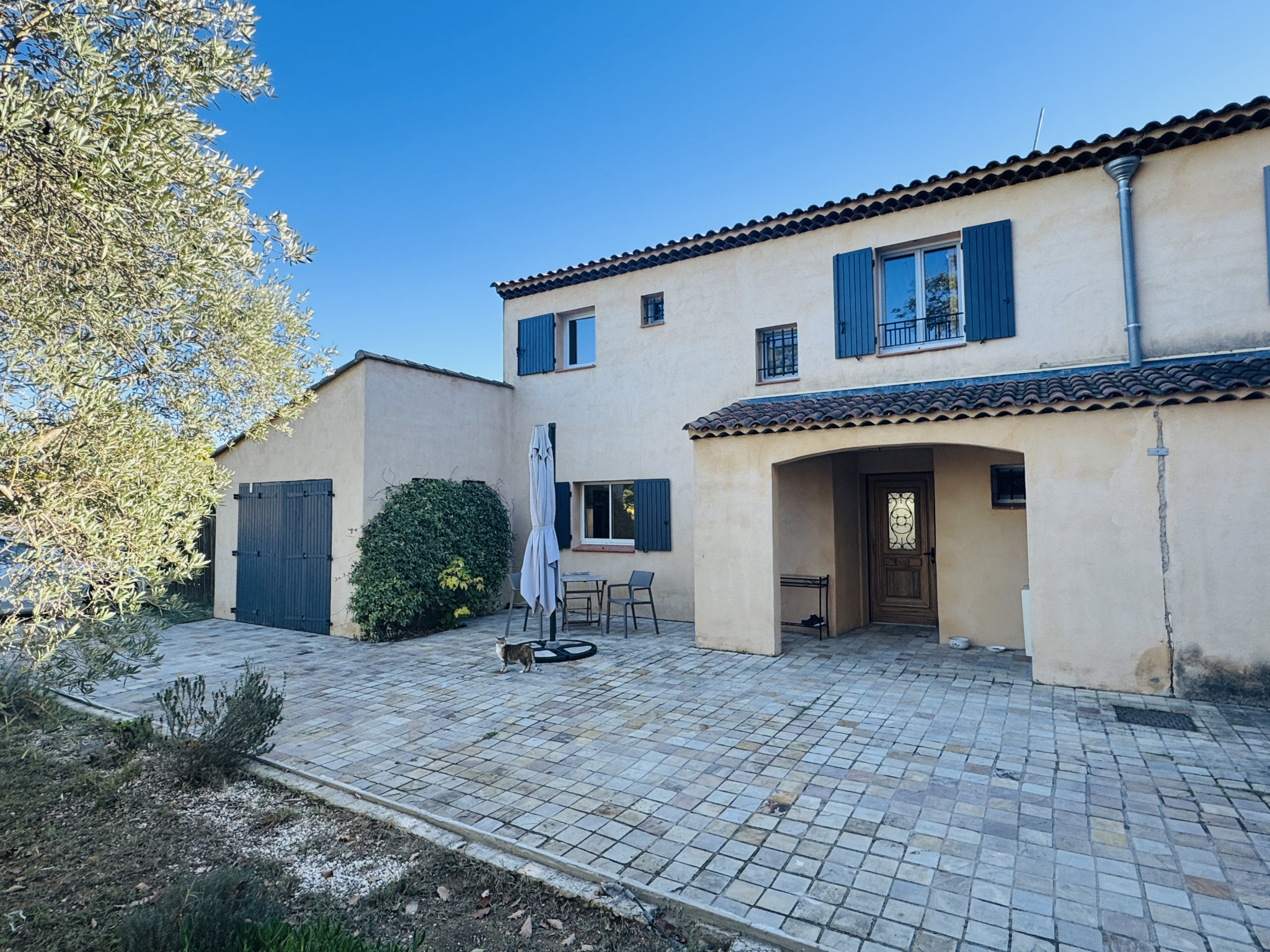 PUYRICARD MAISON 125 m2 jardin calme absolu