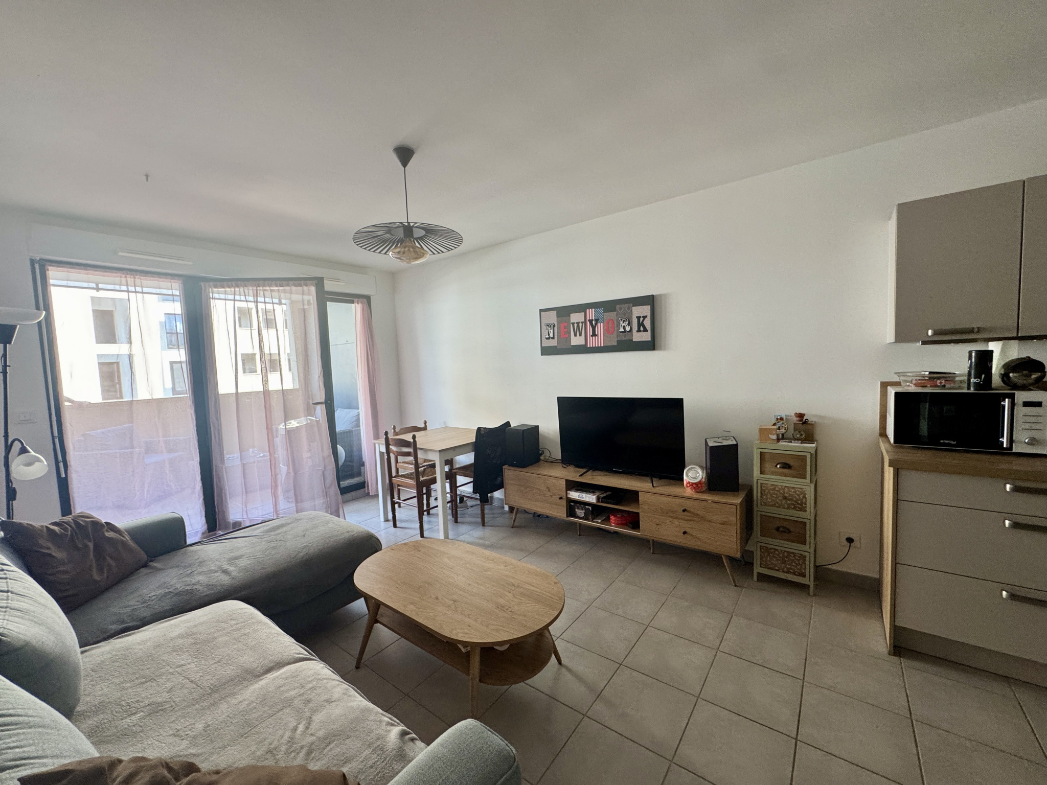 AIX SUD – T3 terrasse parking et garage