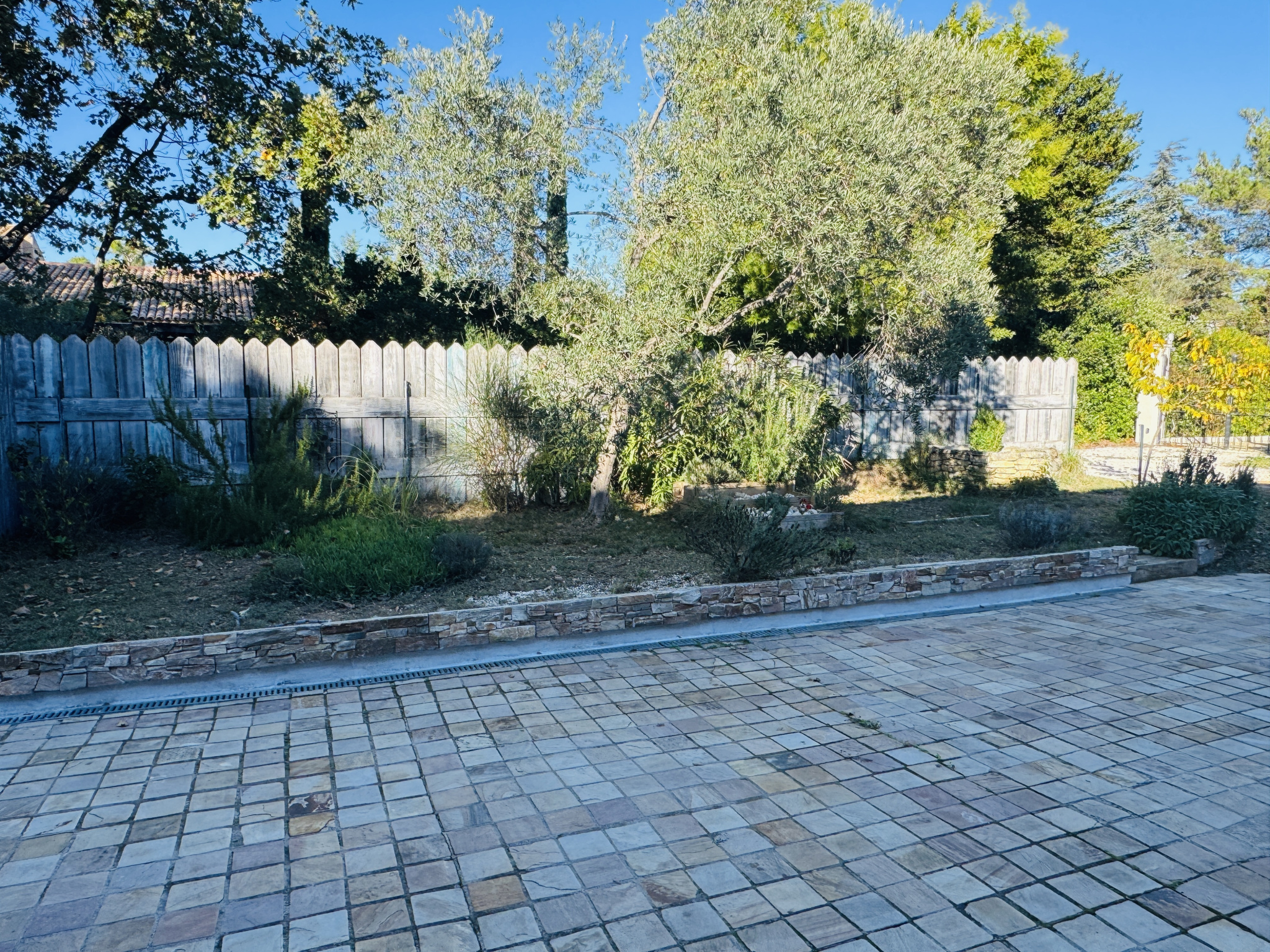 PUYRICARD MAISON 125 m2 jardin calme absolu