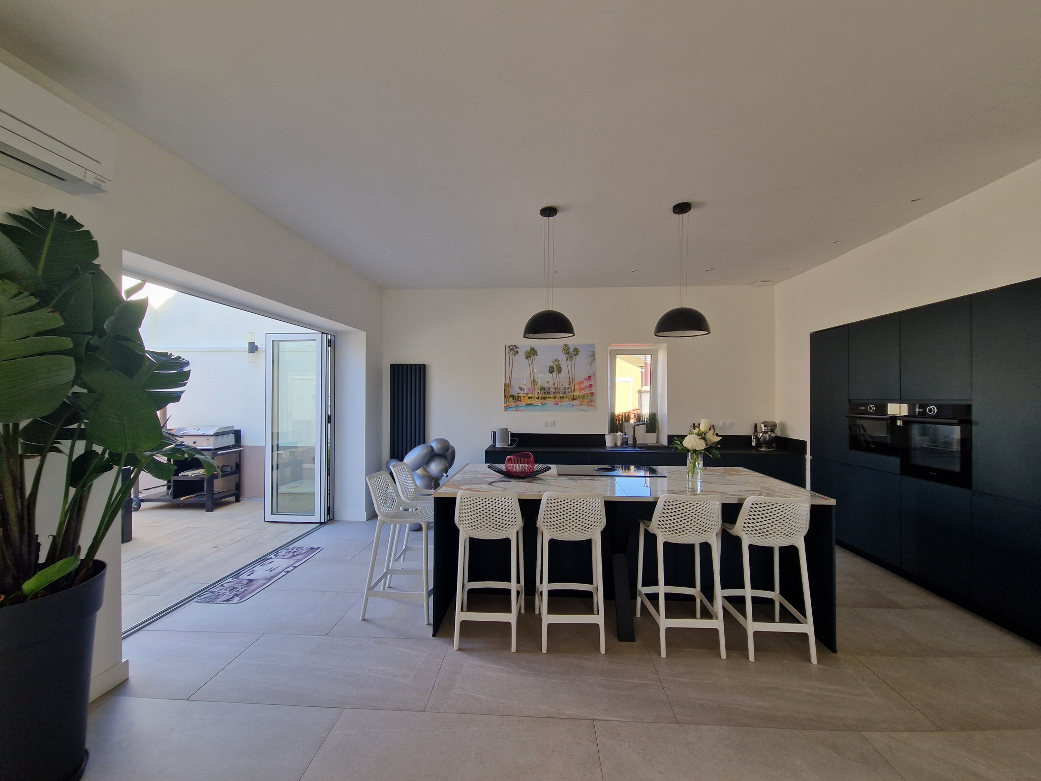 Appt T6 de 200 M2 Terrasse + piscine Quartier Danton !