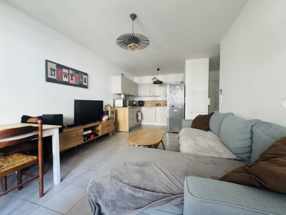 AIX SUD – T3 terrasse parking et garage