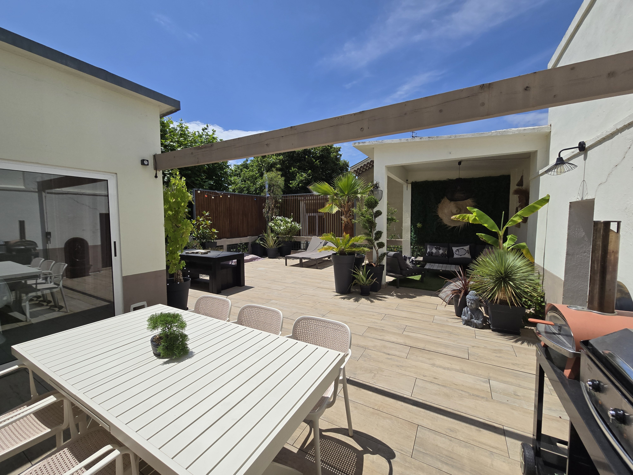 Appt T6 de 200 M2 Terrasse + piscine Quartier Danton !