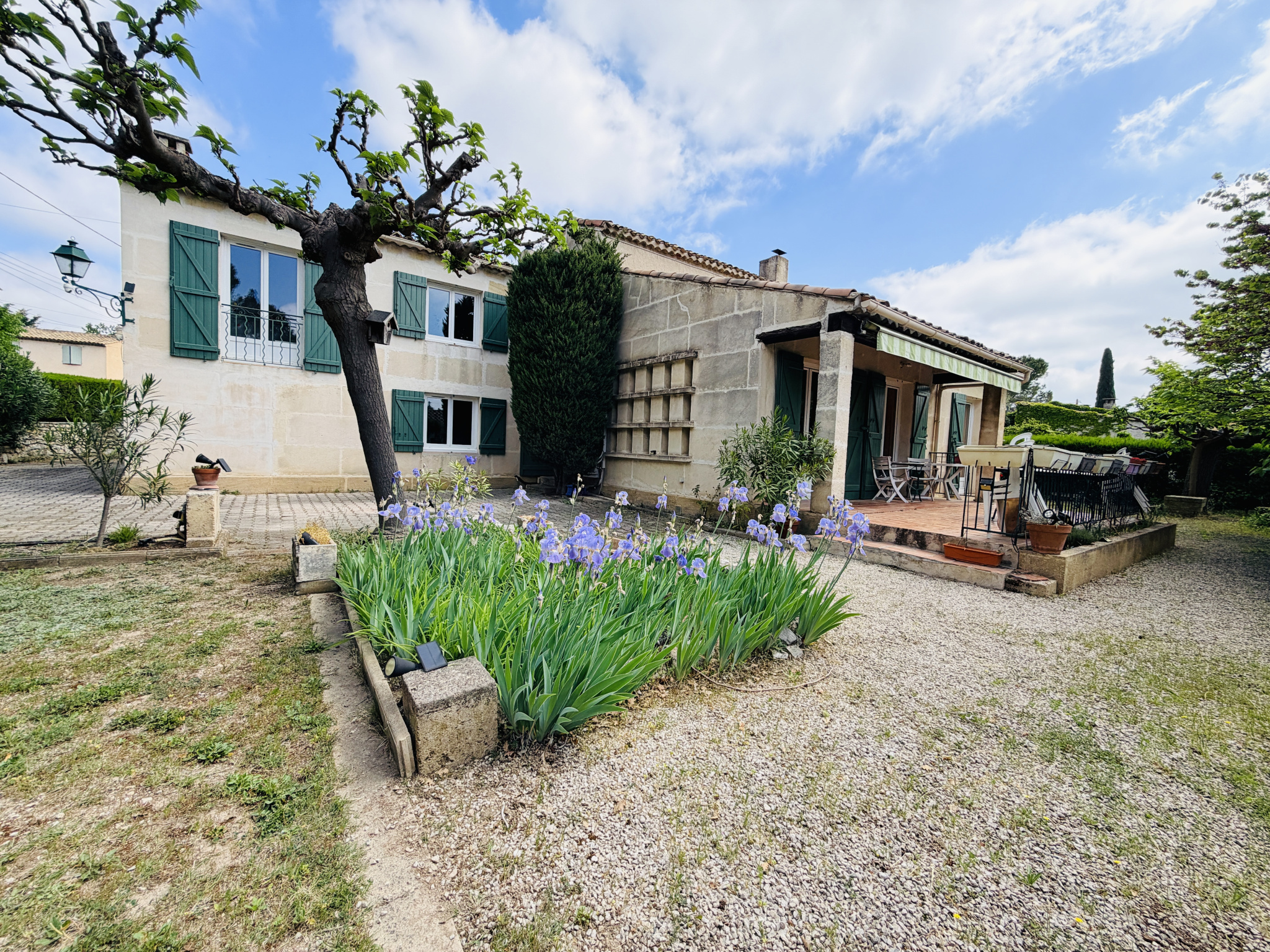 photo_df94ec2a493bd0f8e7c3332d13cf816a-106418-0.jpg Maison Eguilles village à pied
