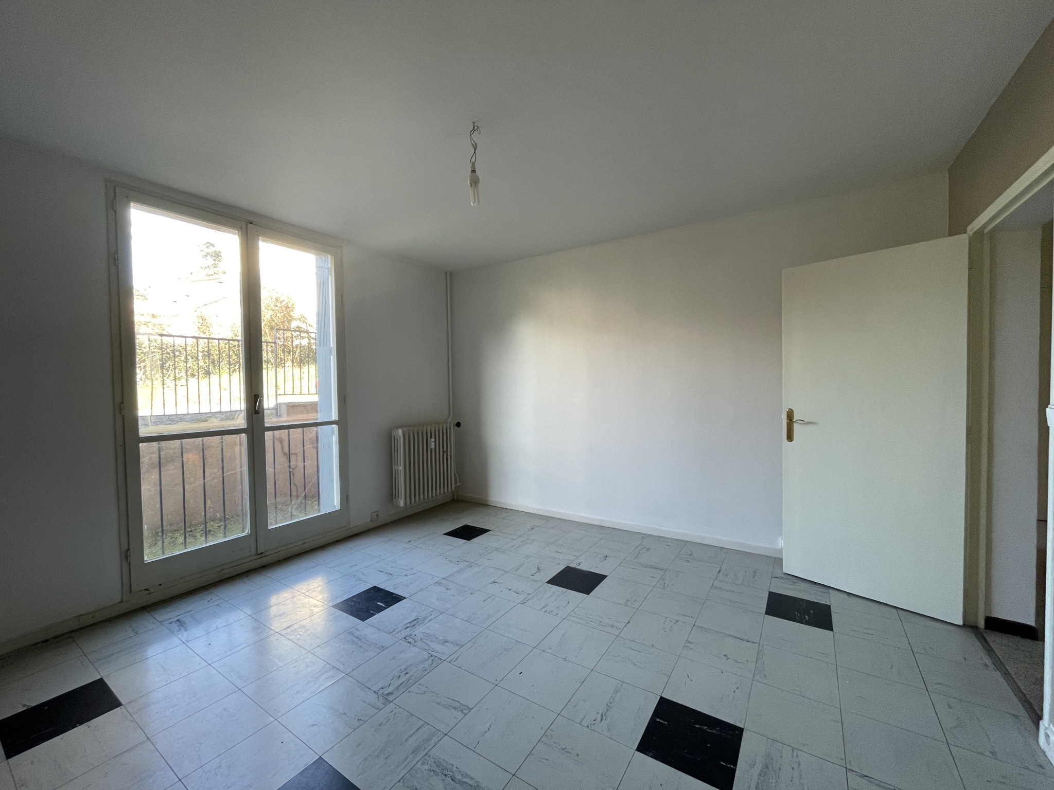 DIGNE LES BAINS : Grand T2