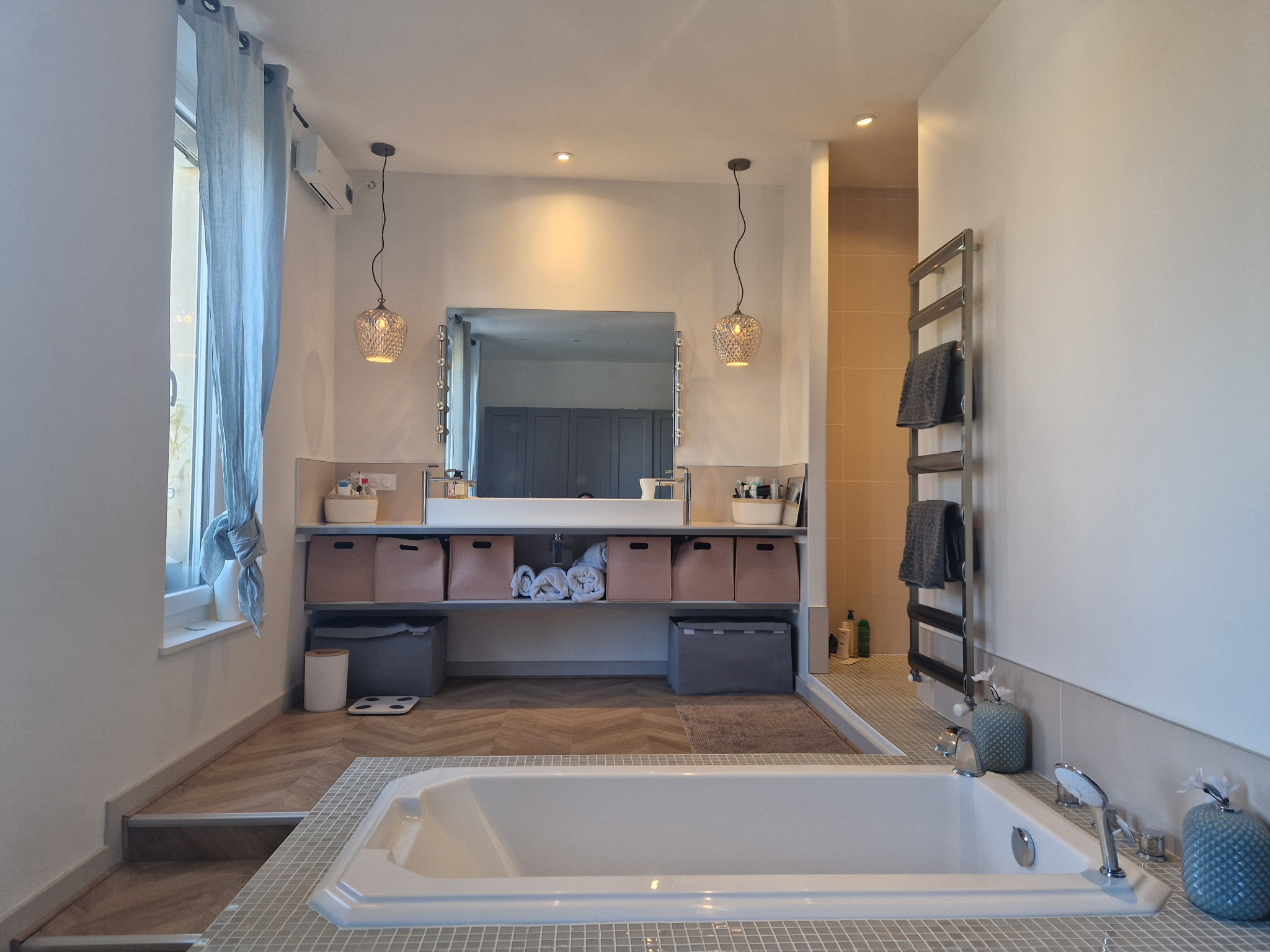 Appt T6 de 200 M2 Terrasse + piscine Quartier Danton !