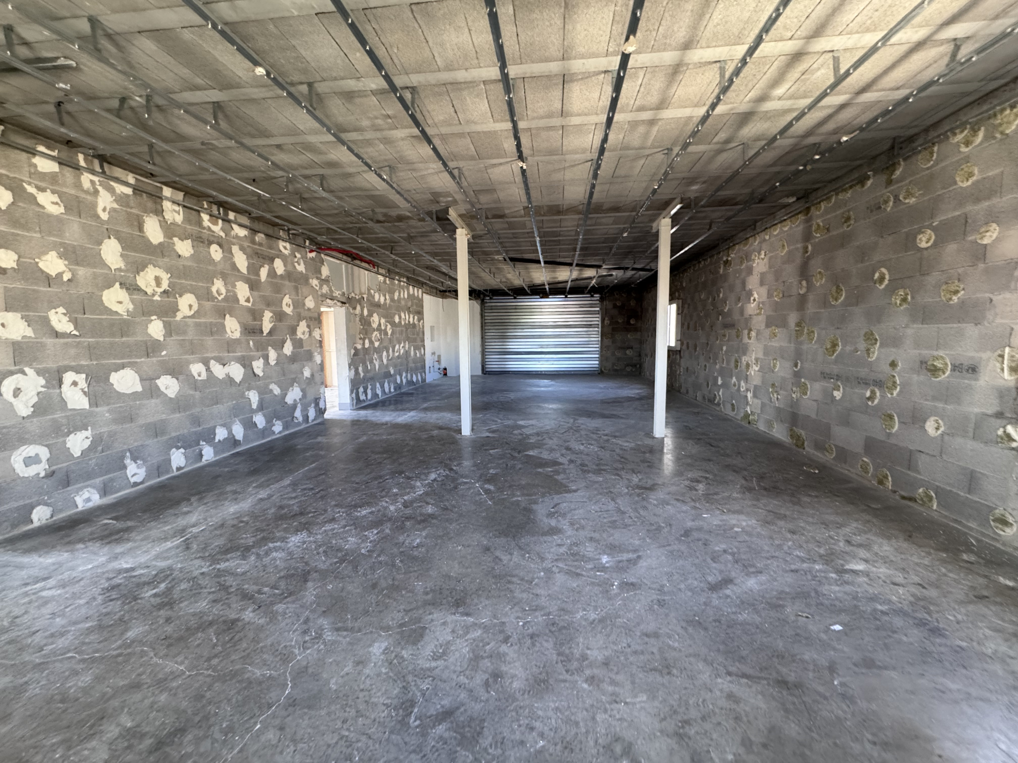 VENELLES – Local commercial