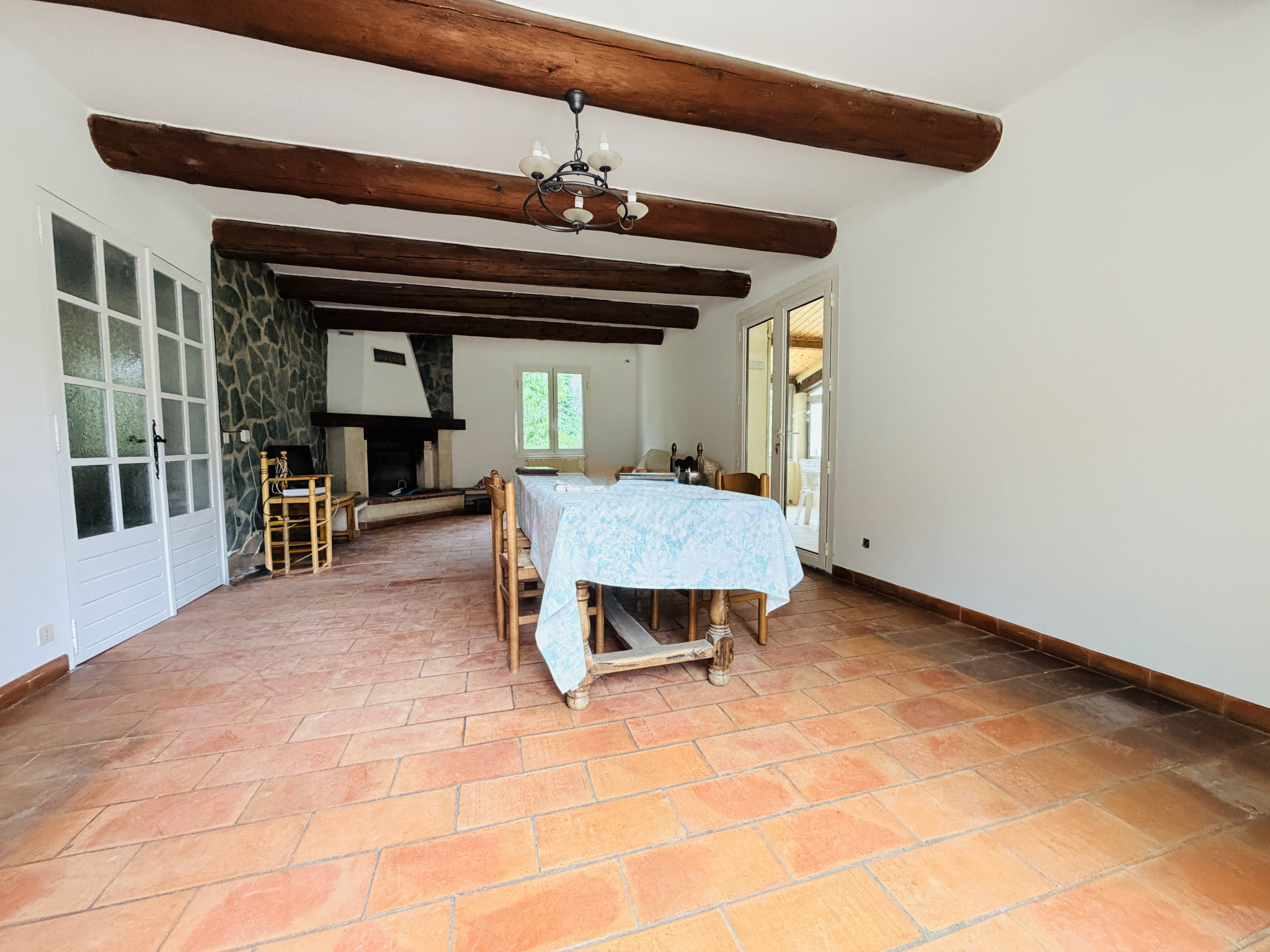 photo_0d624cb3fa2fef8c5588a35cb9b04a2d-106607-0.jpg Gréasque – Maison familiale avec piscine
