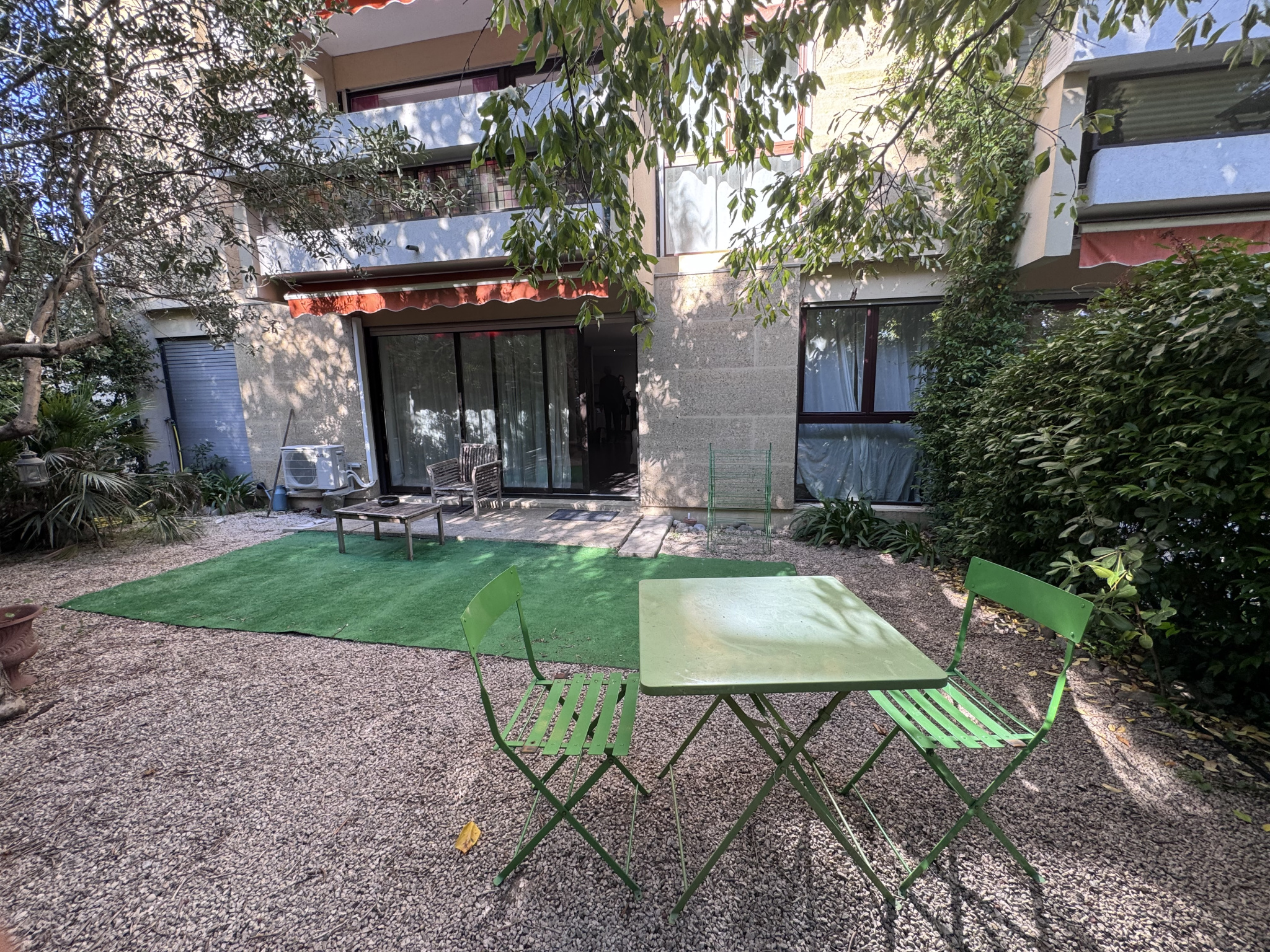 photo_29b510cc37810d683794b86557a3b3bf-106730-0.jpg AIX QUARTIER VAL SAINT-ANDRE – T3 meublé rez-de-jardin