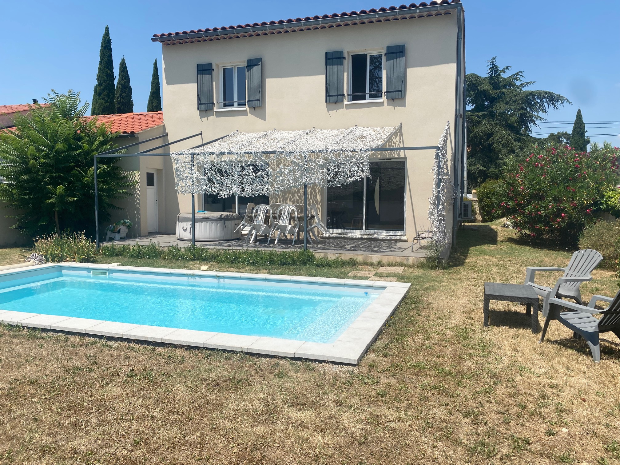 photo_2a1bc4c2b570863cb654c3ad251e8690-106959-0.jpg JOLIE VILLA RECENTE T4 AVEC GARAGE ET PISCINE DANS QUARTIER