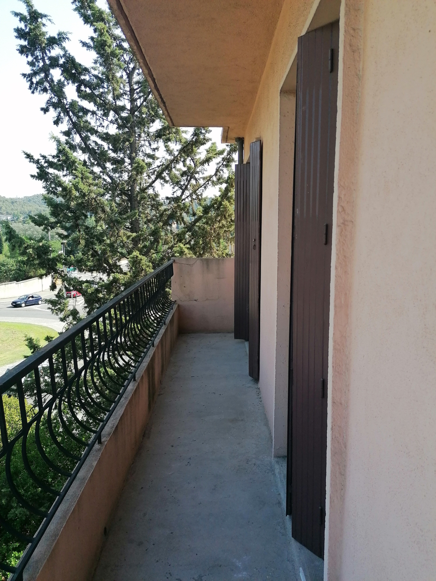 AIX PONT DE L’ARC – T3 avec balcon, loggia, cave et parking