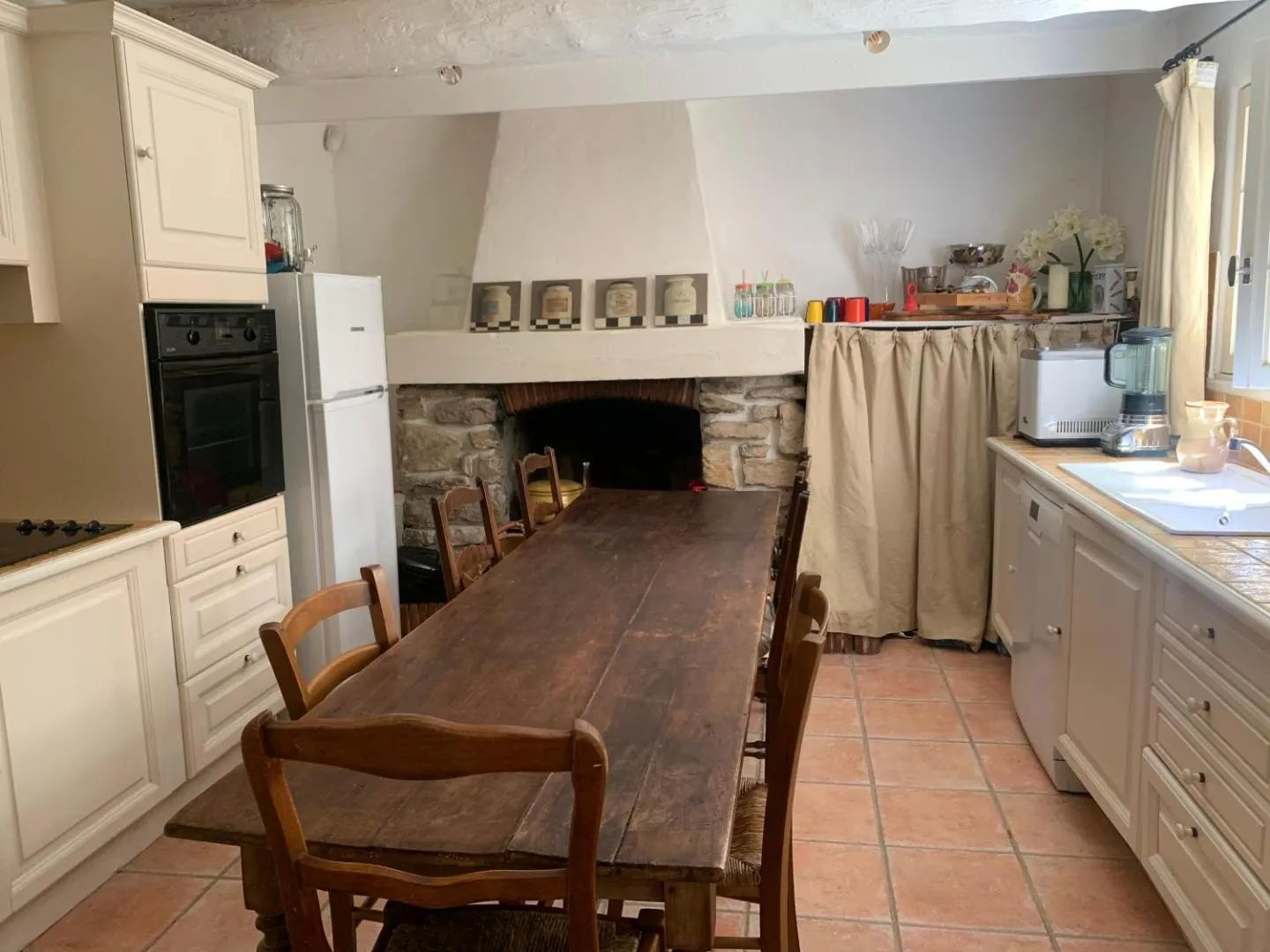 SAINT PAUL LES DURANCE : MAS provençal au calme