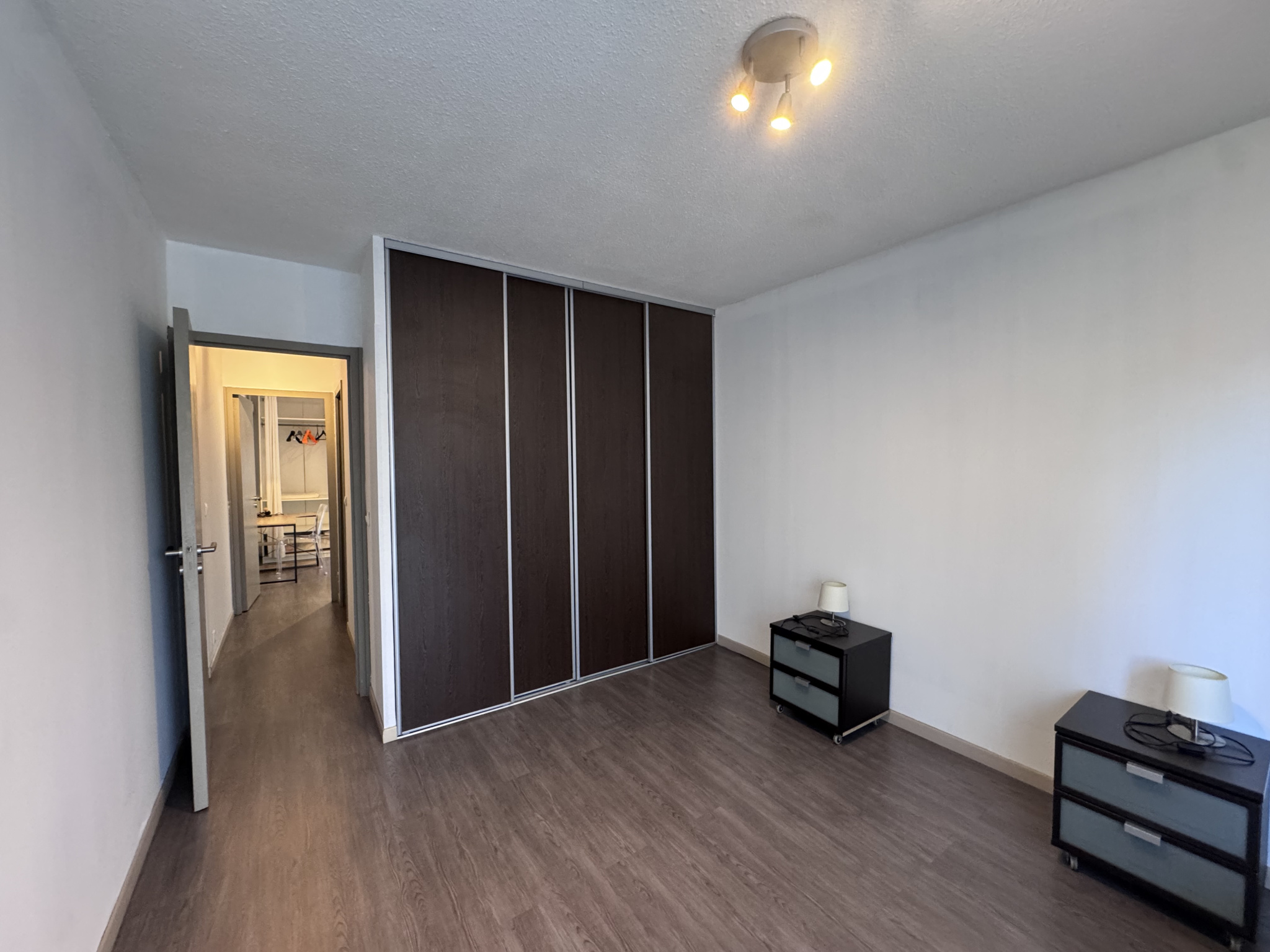 photo_8af43eaa92bb4a45a698ed79c7799c3d-106730-0.jpg AIX QUARTIER VAL SAINT-ANDRE – T3 meublé rez-de-jardin