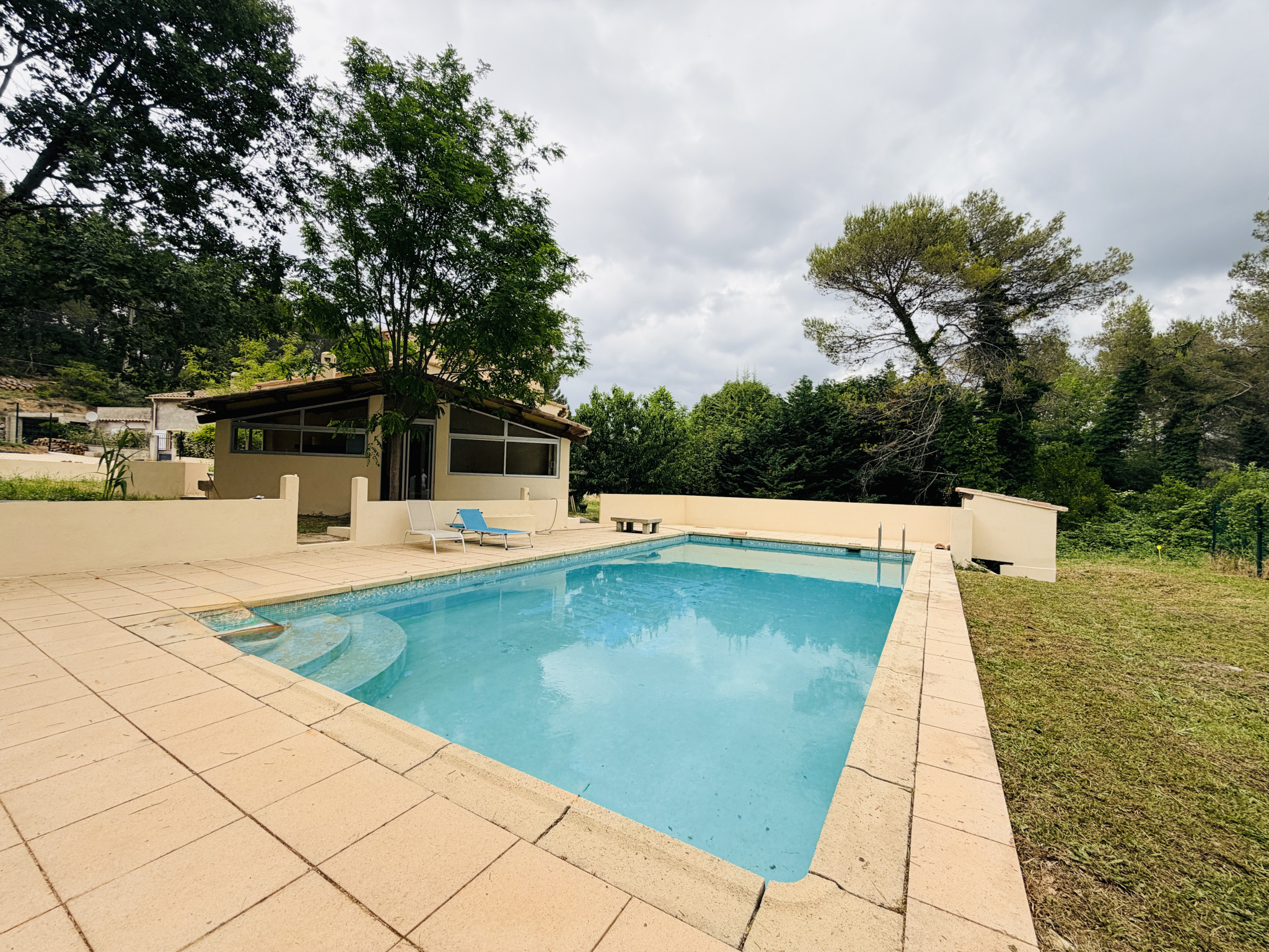 photo_906dab4a17734882f9da15d8b6106361-106607-0.jpg Gréasque – Maison familiale avec piscine