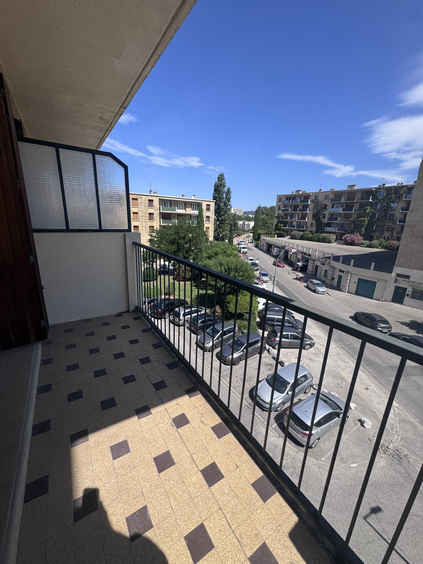 photo_9339e496591ee8ad70500760d4aa758d-106795-0.jpg AIX PIGONNET – T3 meublé avec balcons, parking collectif et