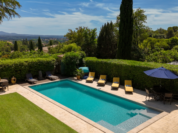 Aix-en-Provence : Maison de Maitre mitoyenne de 185 m2 avec