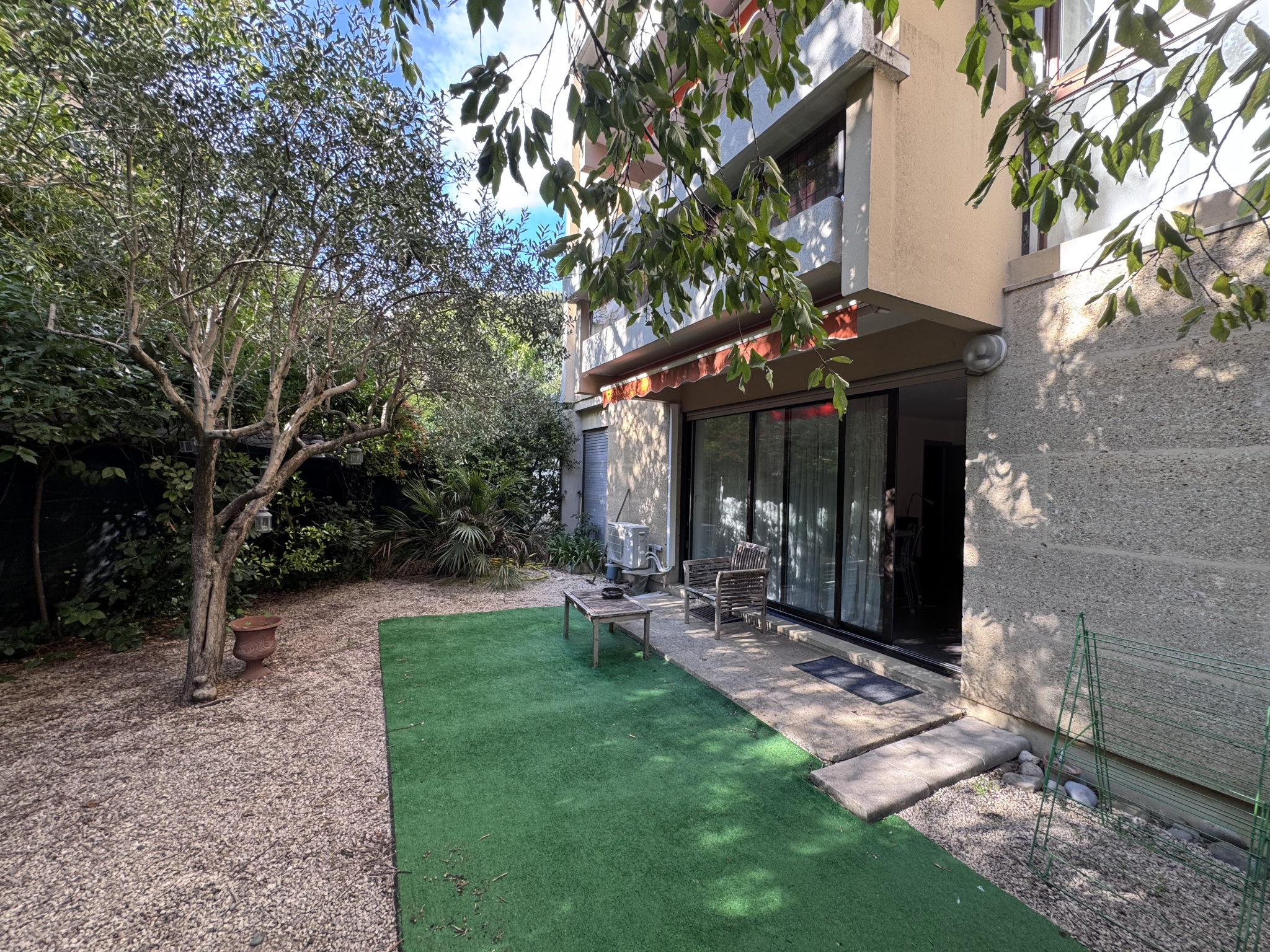 photo_ccd92c2f72fe4d52a1ebd4082ee0d0a2-106730-0.jpg AIX QUARTIER VAL SAINT-ANDRE – T3 meublé rez-de-jardin