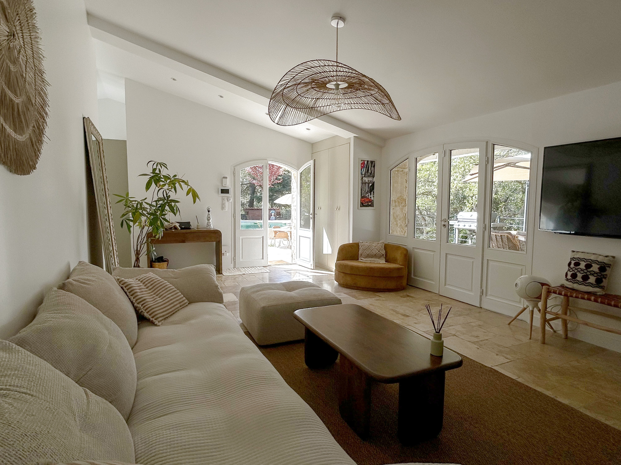 photo_e48f4fbd2ecf3ae413cfdf34d6f65534_inc_0-106890-0.jpg VENELLES : Maison rénovée de 160 m2 dont dépendance + piscin