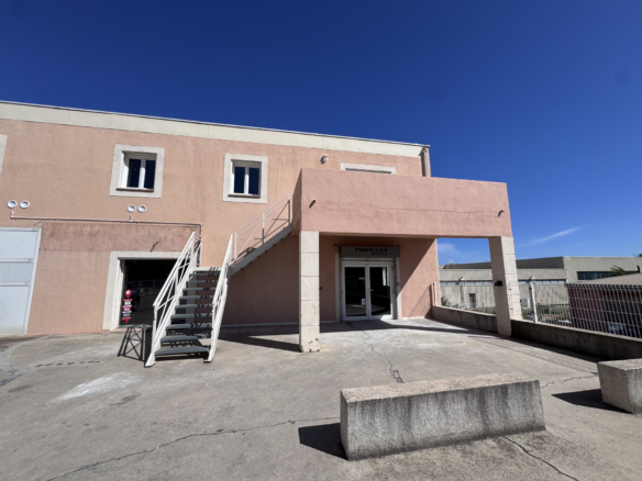 VENELLES – Local commercial