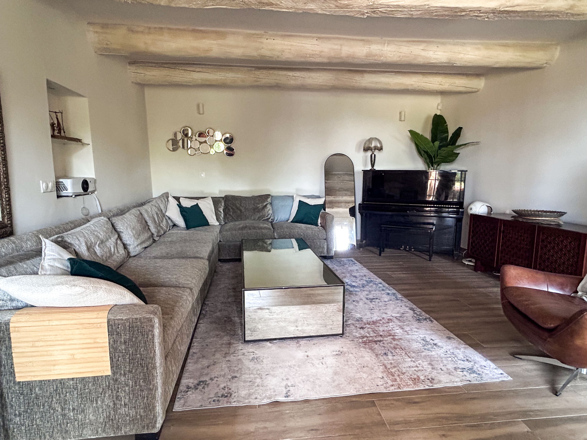 Aix-en-Provence : Maison de Maitre mitoyenne de 185 m2 avec