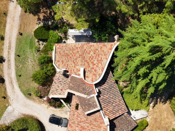 Aix-en-Provence NORD : Maison d’environ 140 m2 dont dépendan
