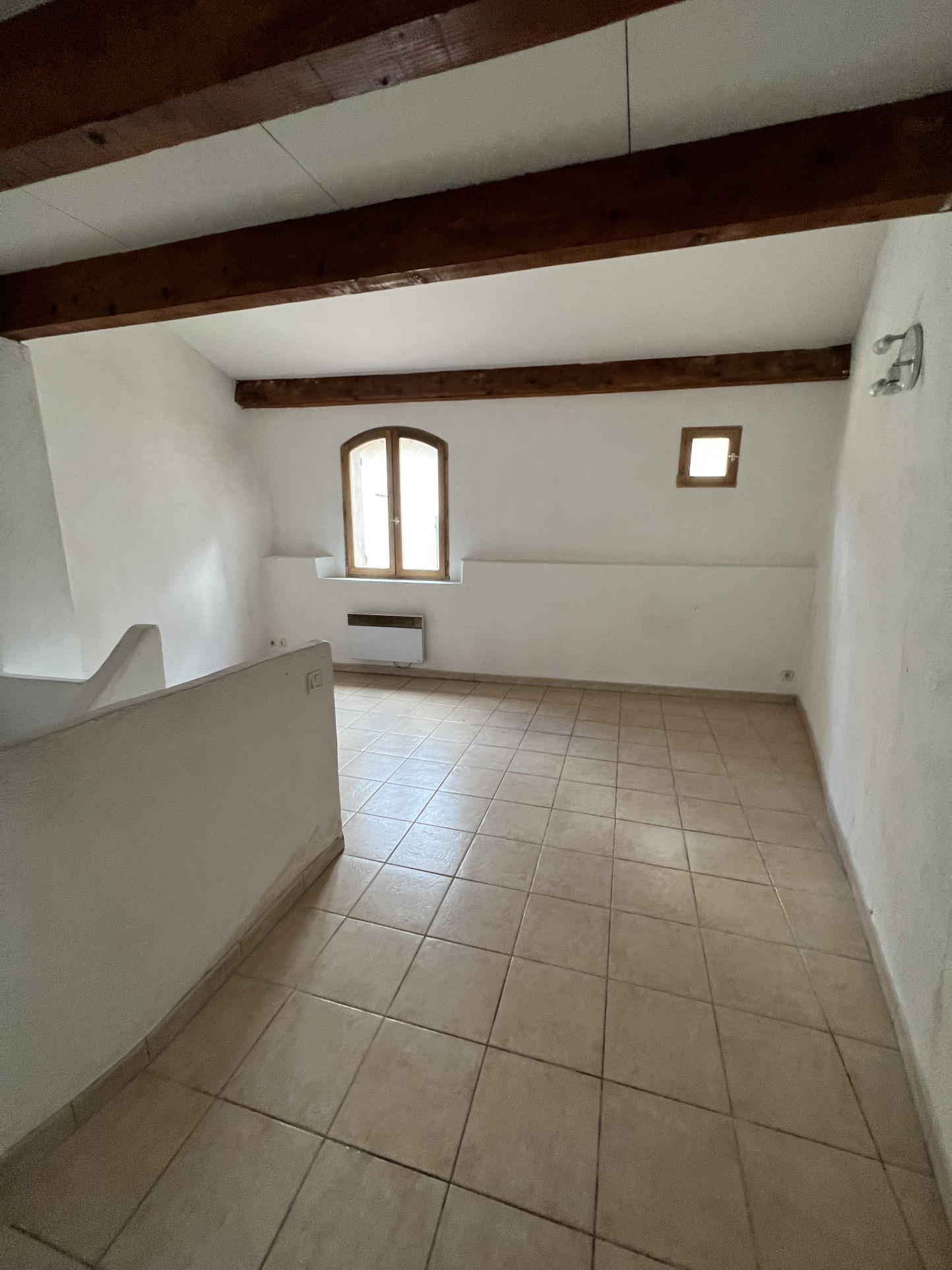PEYROLLES – T3 en triplex