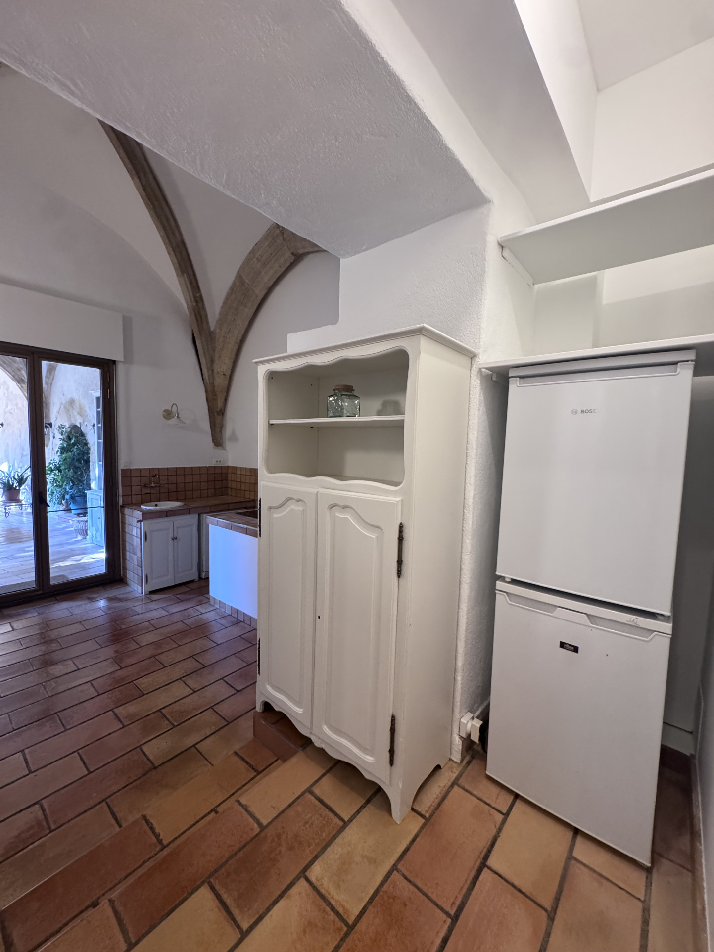 AIX QUARTIER ROTONDE – T3 meublé en rez-de-jardin avec parki
