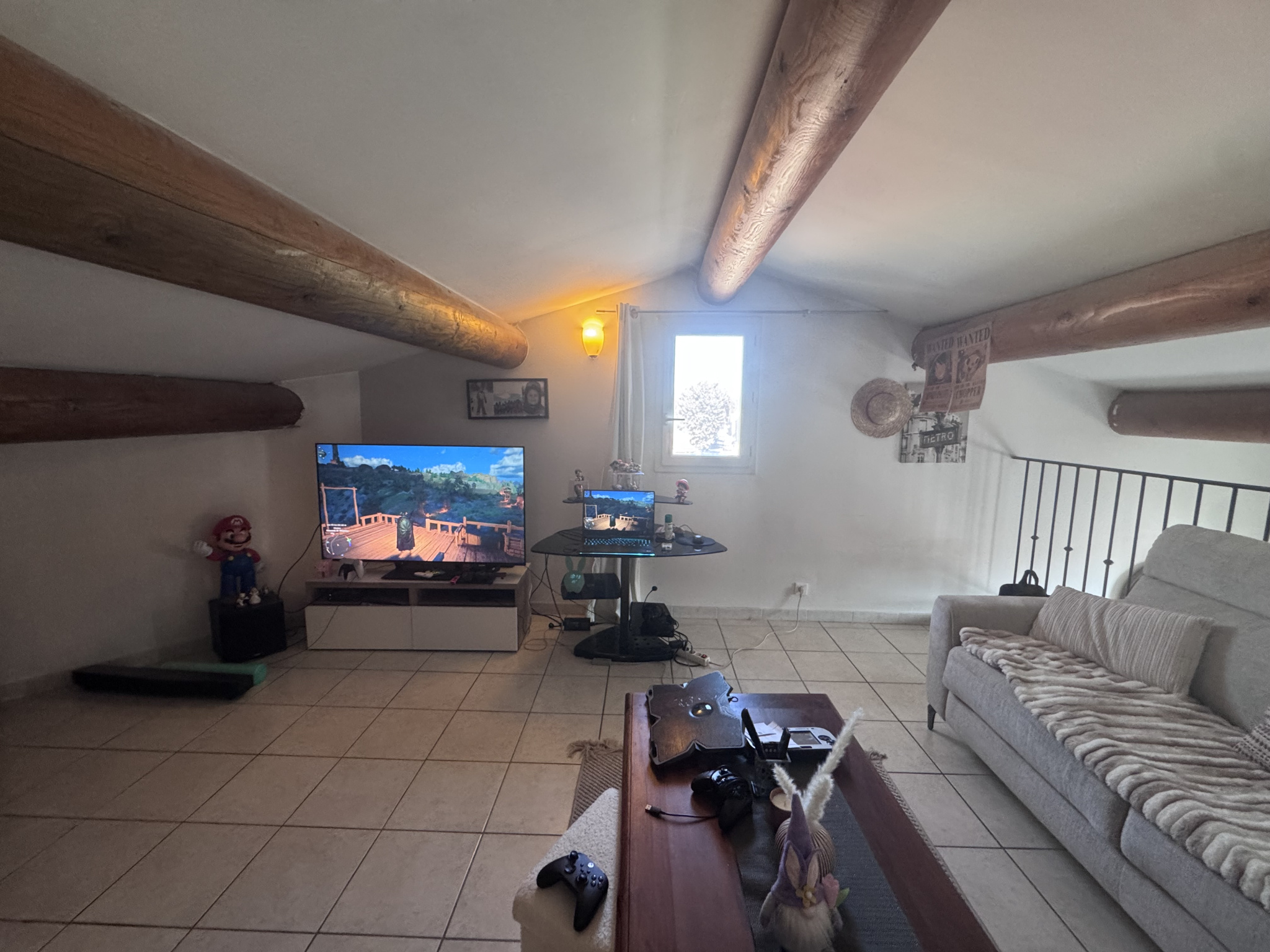 PEYROLLES – T3 avec terrasse et parking privatif
