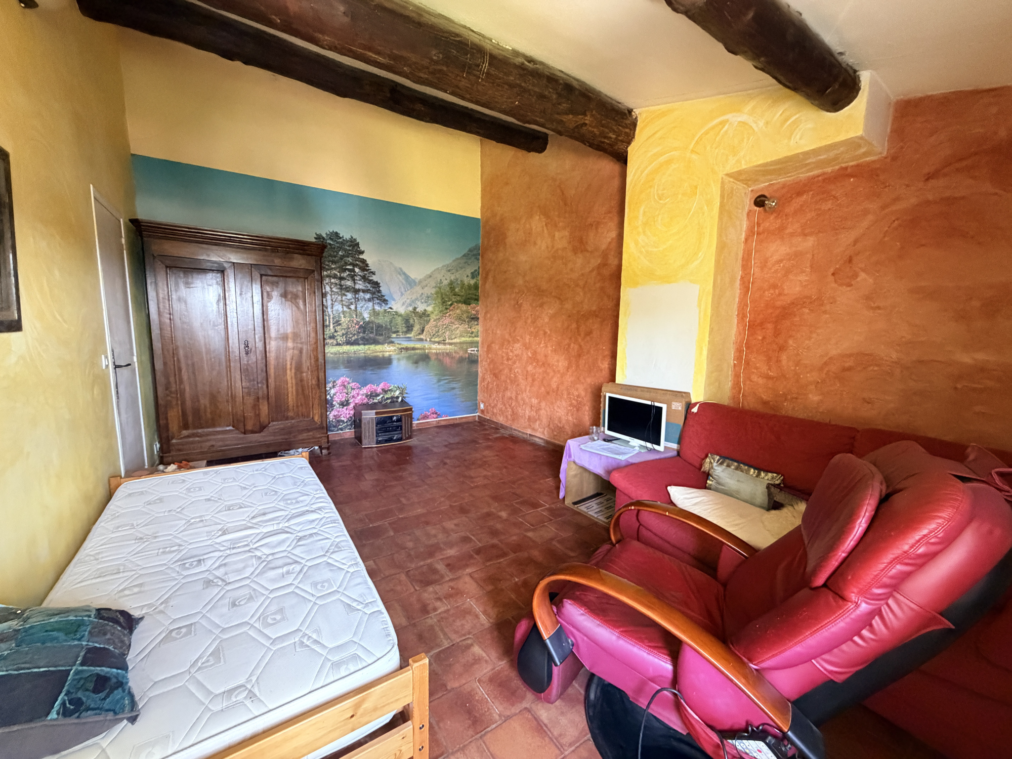 photo_6cce18b23349f154dd5483a9a7ed55a5-107049-0.jpg Éguilles Au coeur du village, au calme absolu
