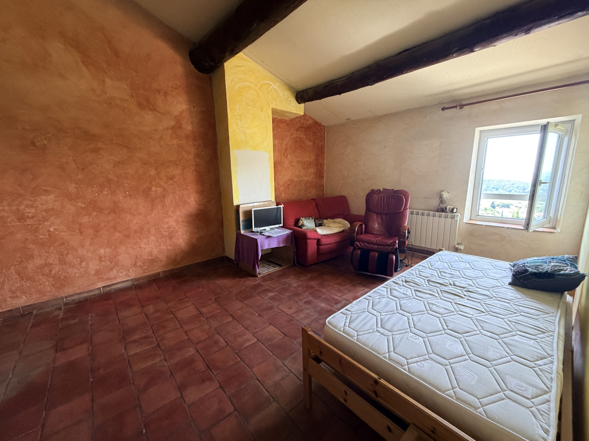 photo_837861c701531bd8ce2a42cf6afe06ba-107049-0.jpg Éguilles Au coeur du village, au calme absolu