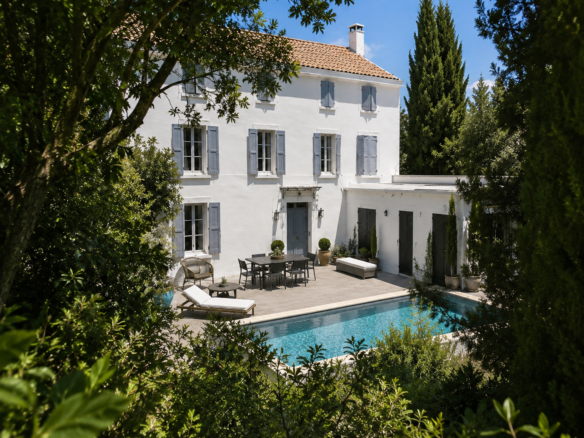 Spacieuse maison familiale de 360 m2 avec dépendance, et gar