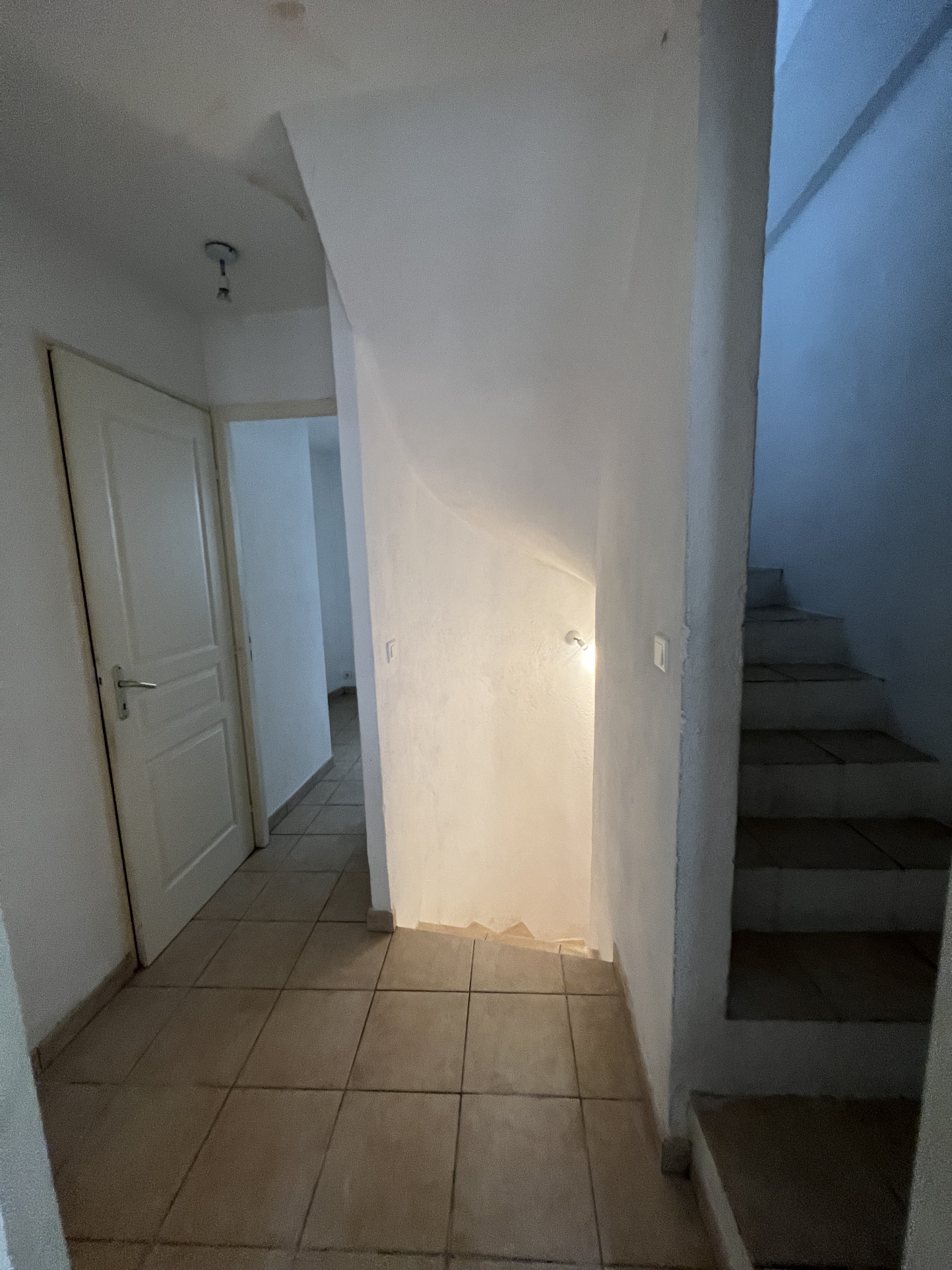 PEYROLLES – T3 en triplex