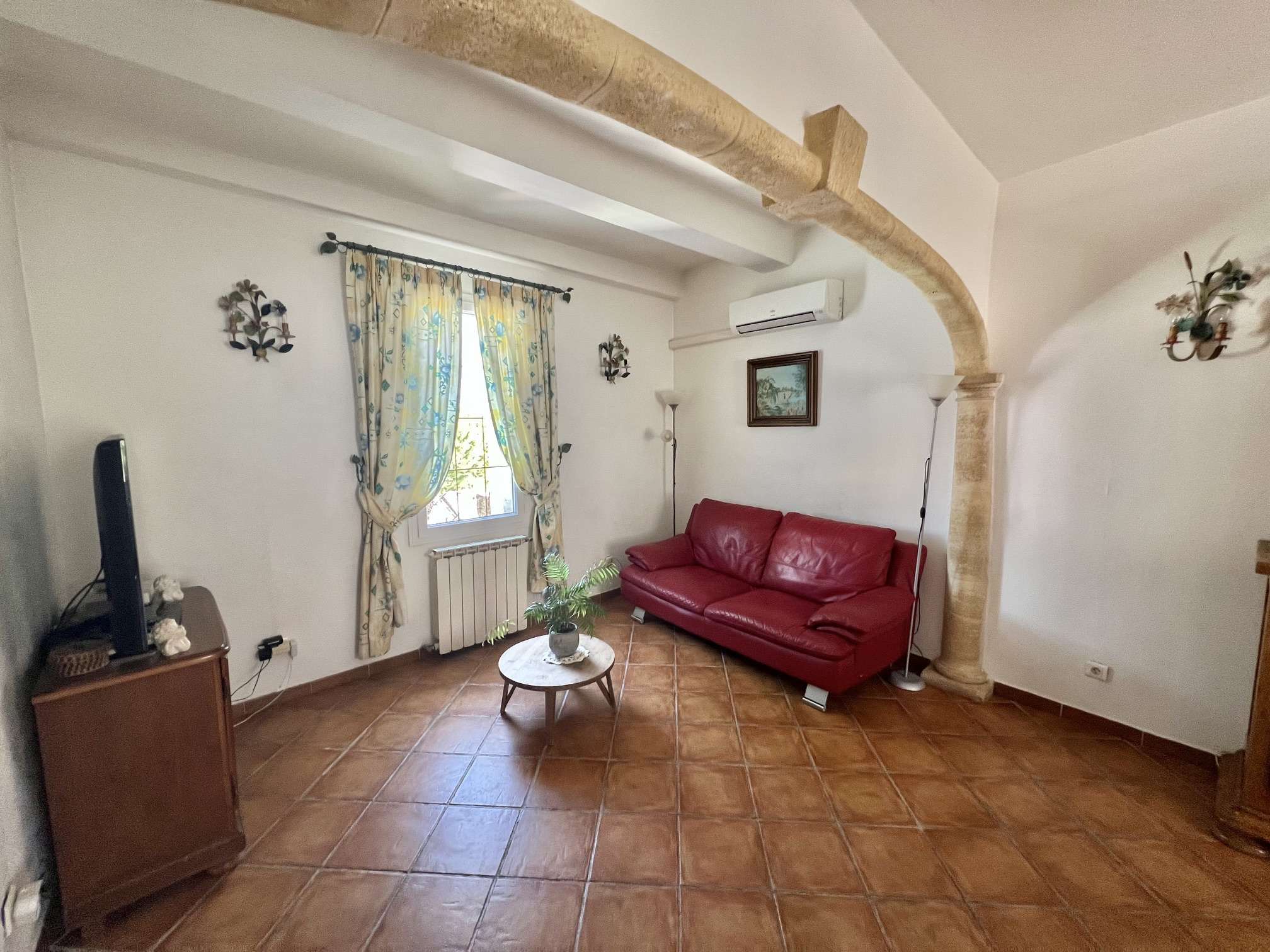 photo_aa11fb97139d2dc16bb4b9bed23771de-107144-0.jpg CABRIES : Charmante maison de village avec terrasse