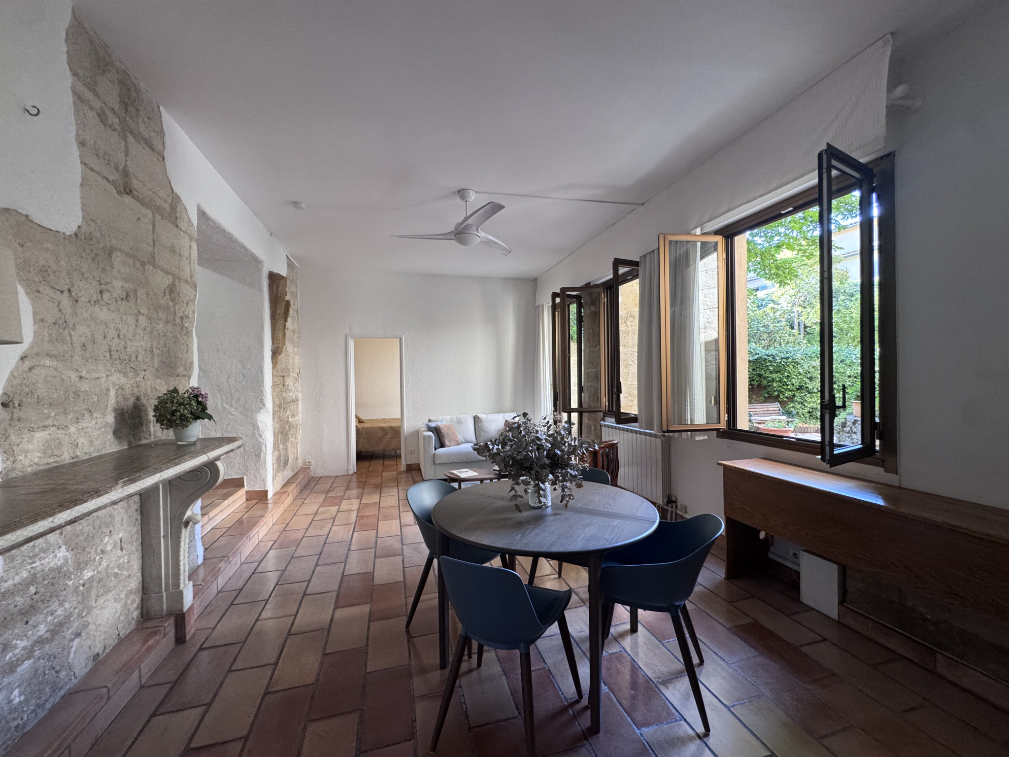 AIX QUARTIER ROTONDE – T3 meublé en rez-de-jardin avec parki
