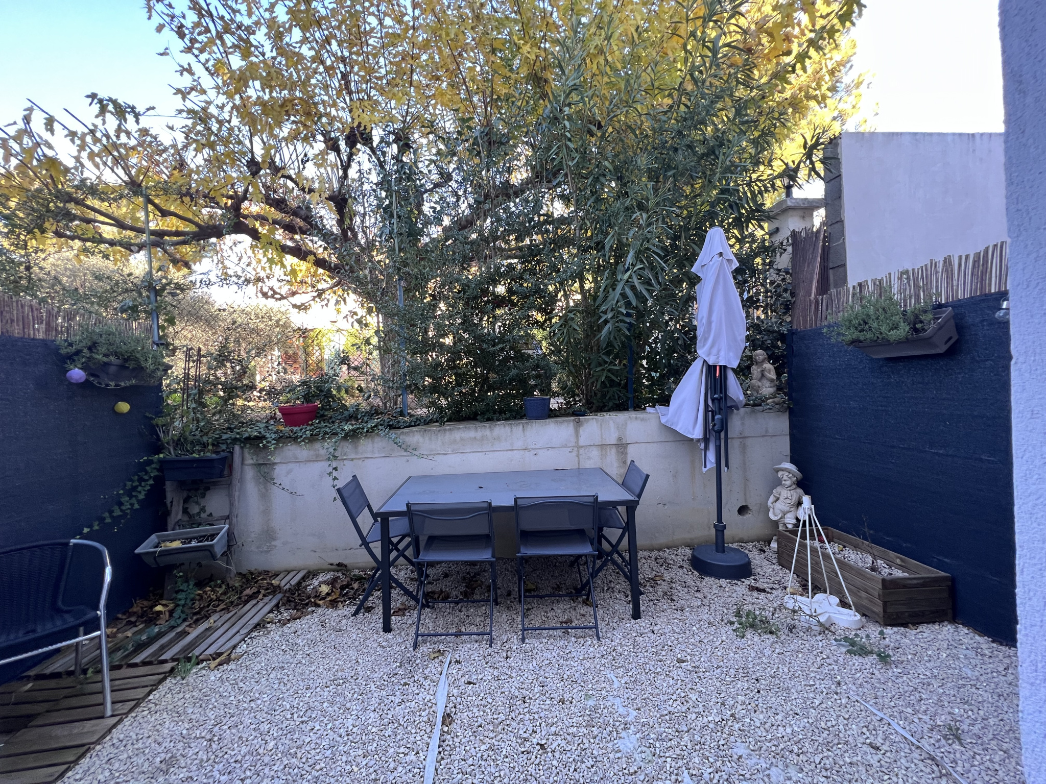 photo_b546b0782a7d5dbaf829120b633dbccf-107004-0.jpg LA FARE-LES-OLIVIERS – Maison meublée de type 3 avec jardine