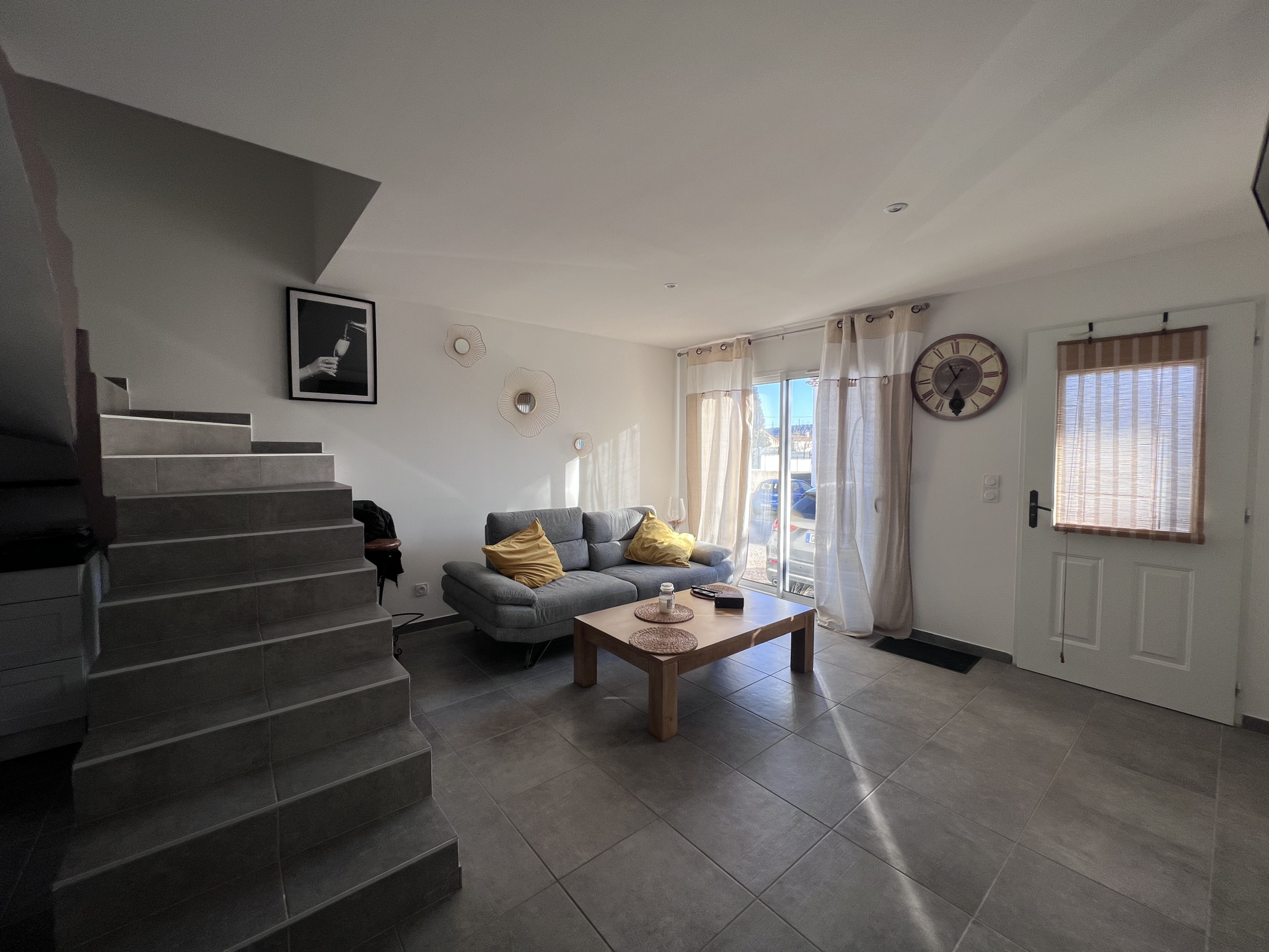photo_ce507a5d8056ac8535e30247f10e2b80-107004-0.jpg LA FARE-LES-OLIVIERS – Maison meublée de type 3 avec jardine