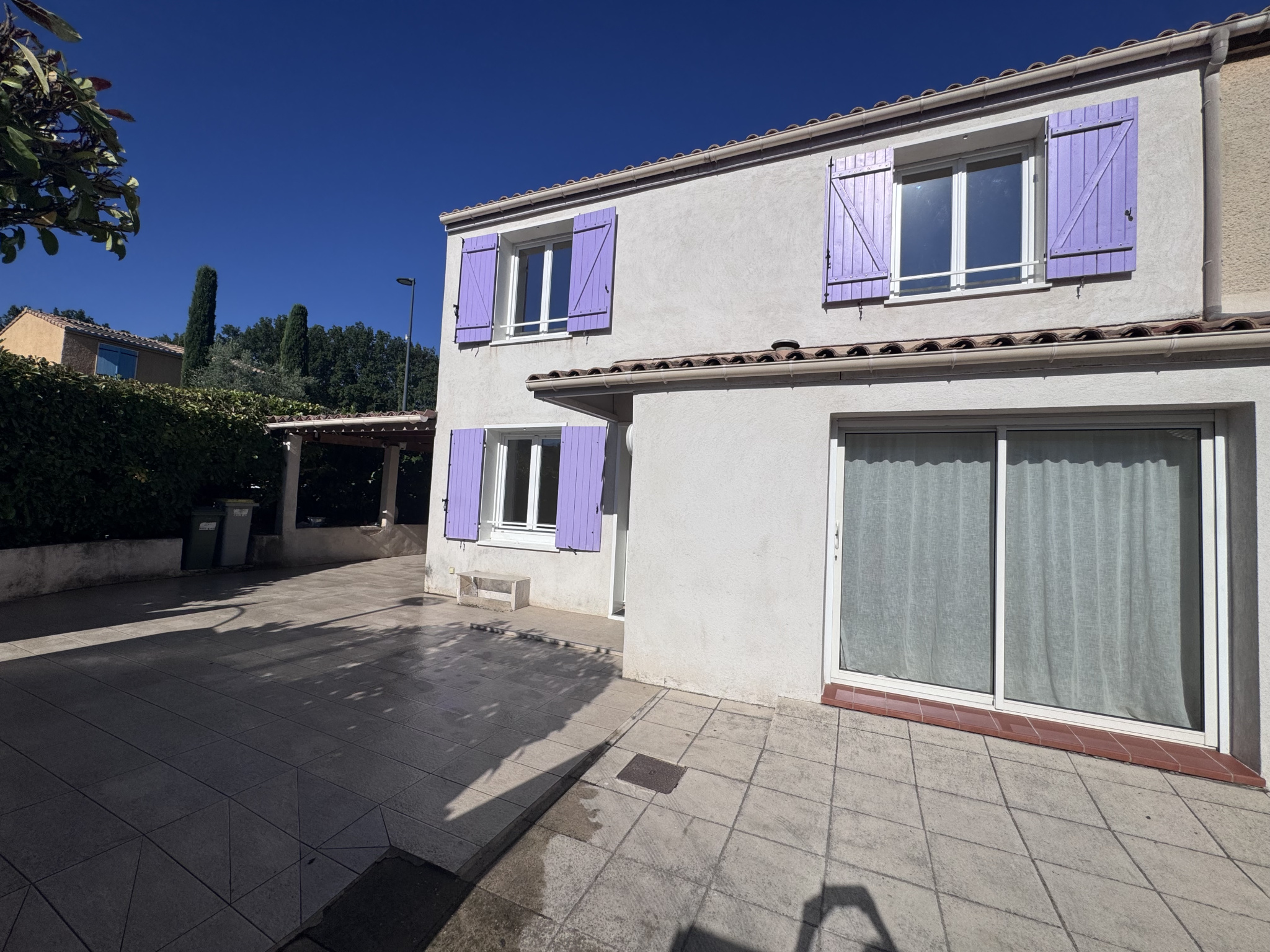 photo_da2a81c4ad273fb8cb93818d4d58ec59-107110-0.jpg LA ROQUE D’ANTHÉRON – Maison de type 5 avec terrasse, vérand