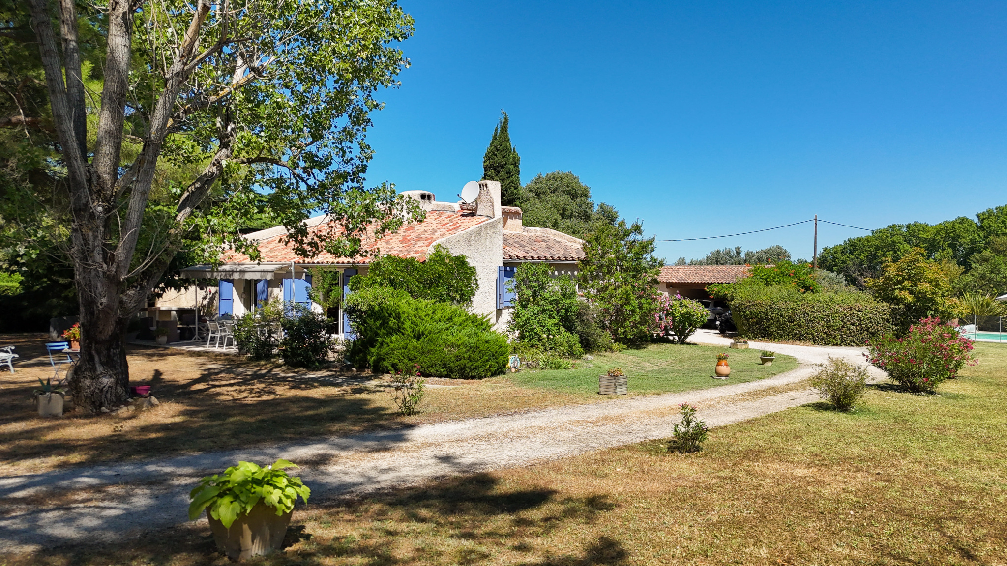 Aix-en-Provence NORD : Maison d’environ 140 m2 dont dépendan