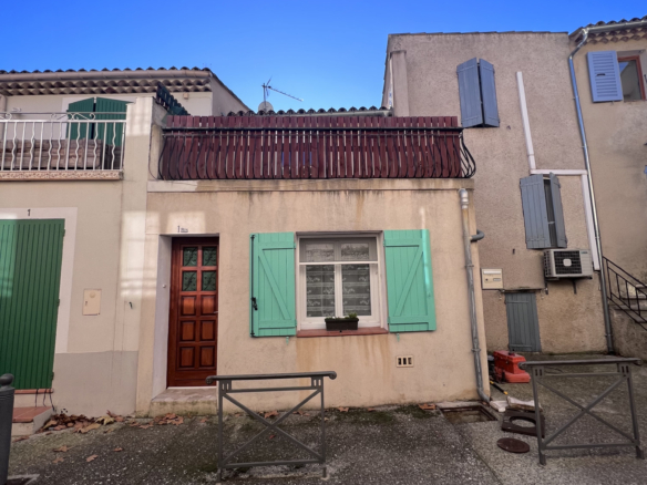 PUYLOUBIER – Maison de village de type 3 avec terrasse