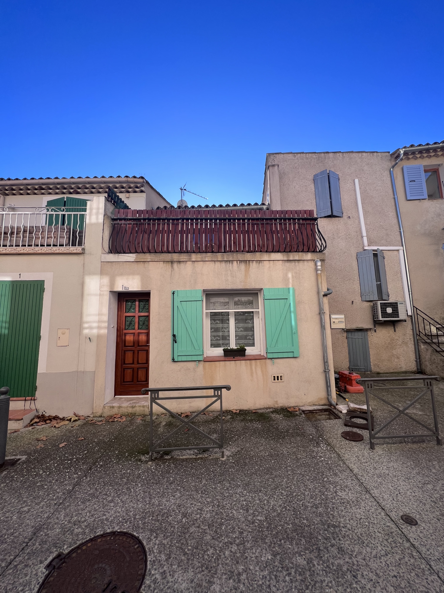 PUYLOUBIER – Maison de village de type 3 avec terrasse