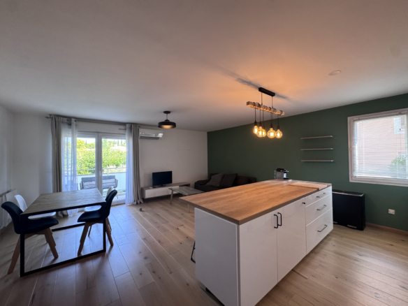 AIX SAINT-MITRE – T3 meublé avec terrasse, climatisation et