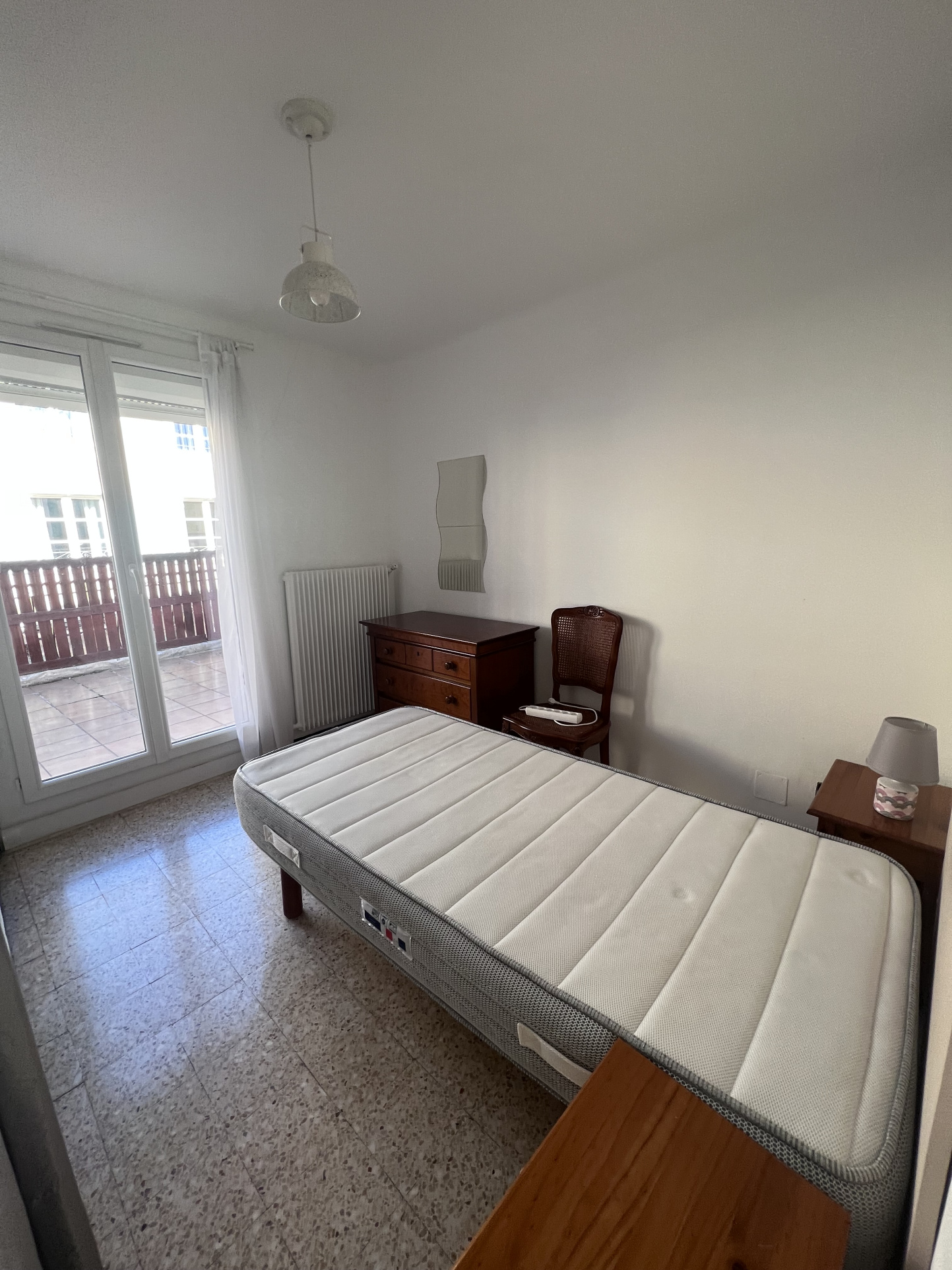 PUYLOUBIER – Maison de village de type 3 avec terrasse