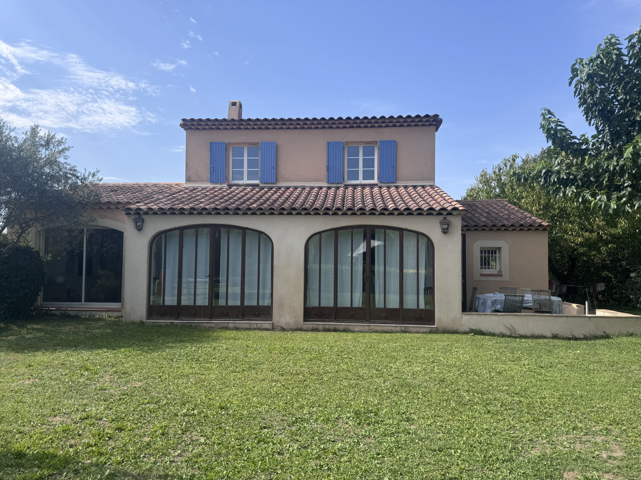photo_d10dccd61f892470229ba9331060c15e-107364-0.jpg AIX-EN-PROVENCE – Maison meublée avec climatisation, terrass