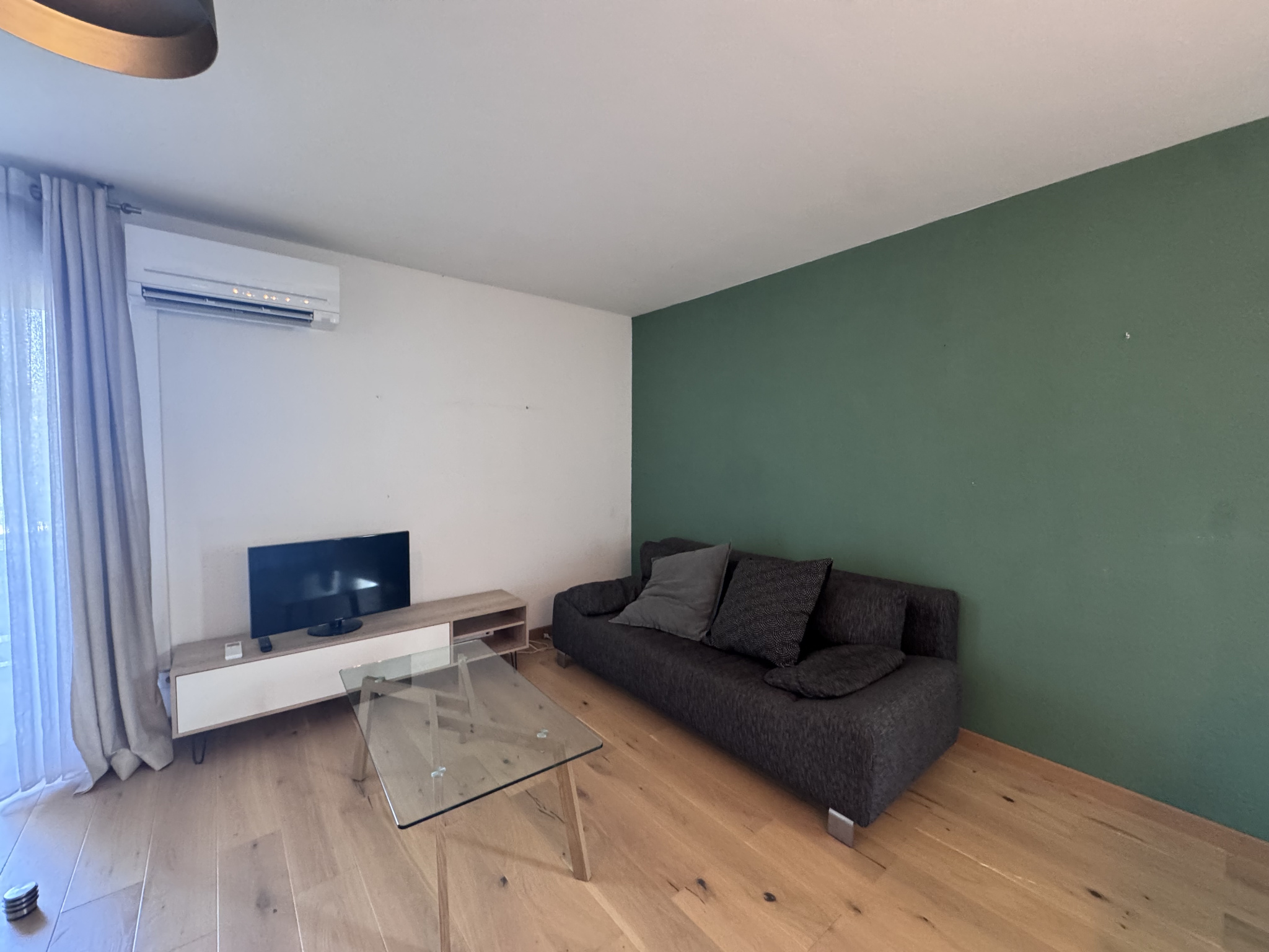 photo_ed276dae5fb547d970c5edab87a0662c-107315-0.jpg AIX SAINT-MITRE – T3 meublé avec terrasse, climatisation et
